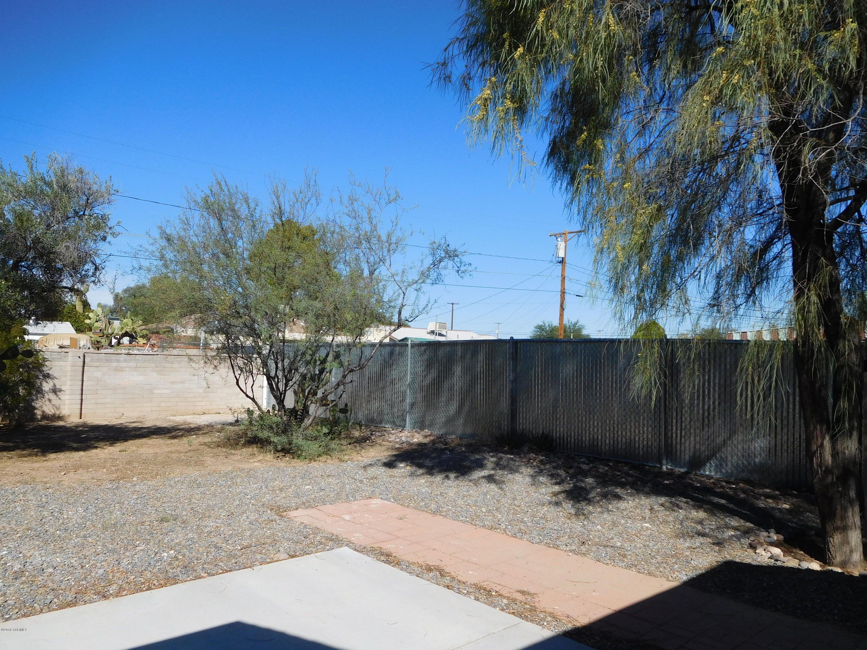 Mission Manor - Residential