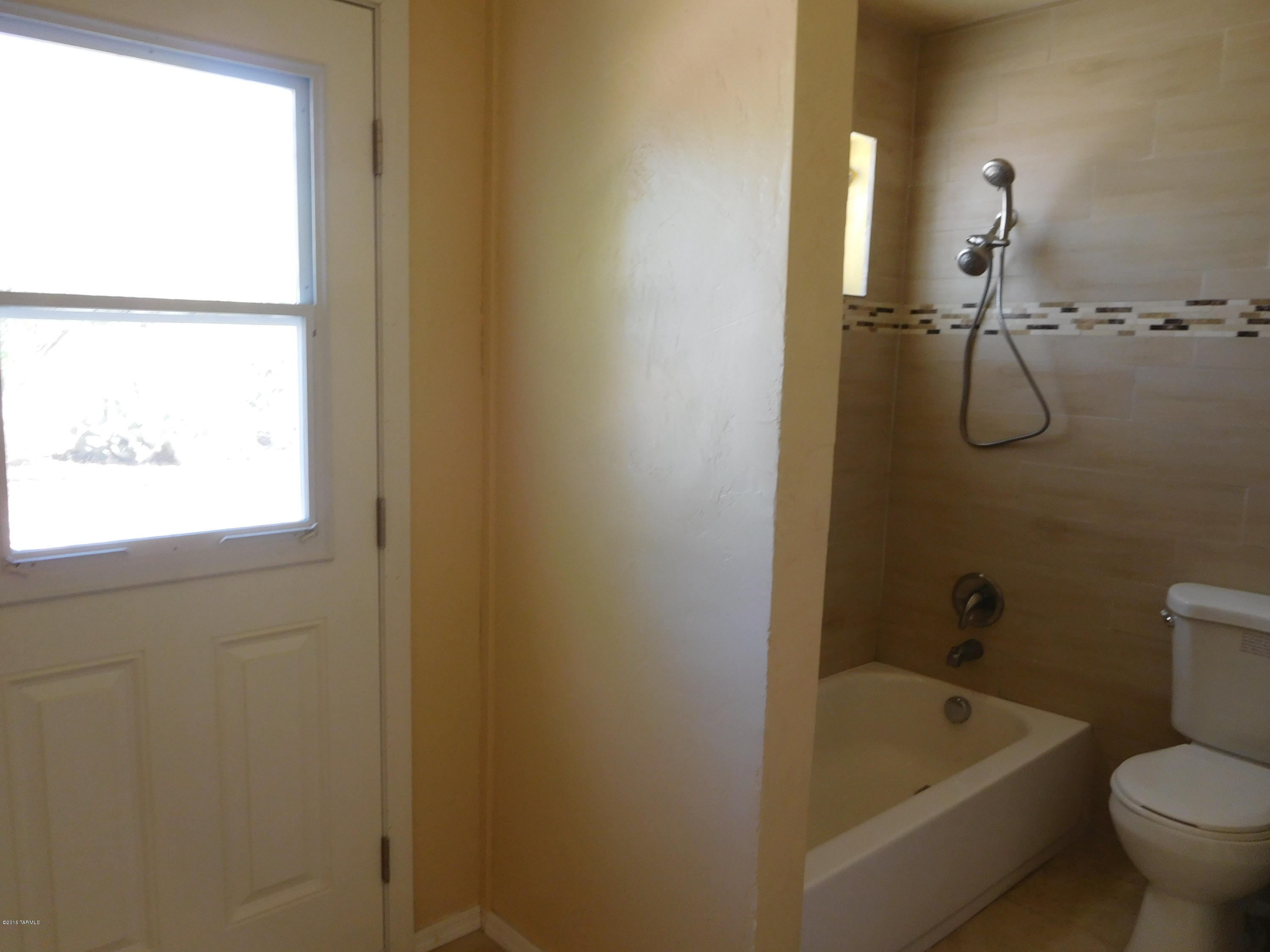 Mission Manor - Residential