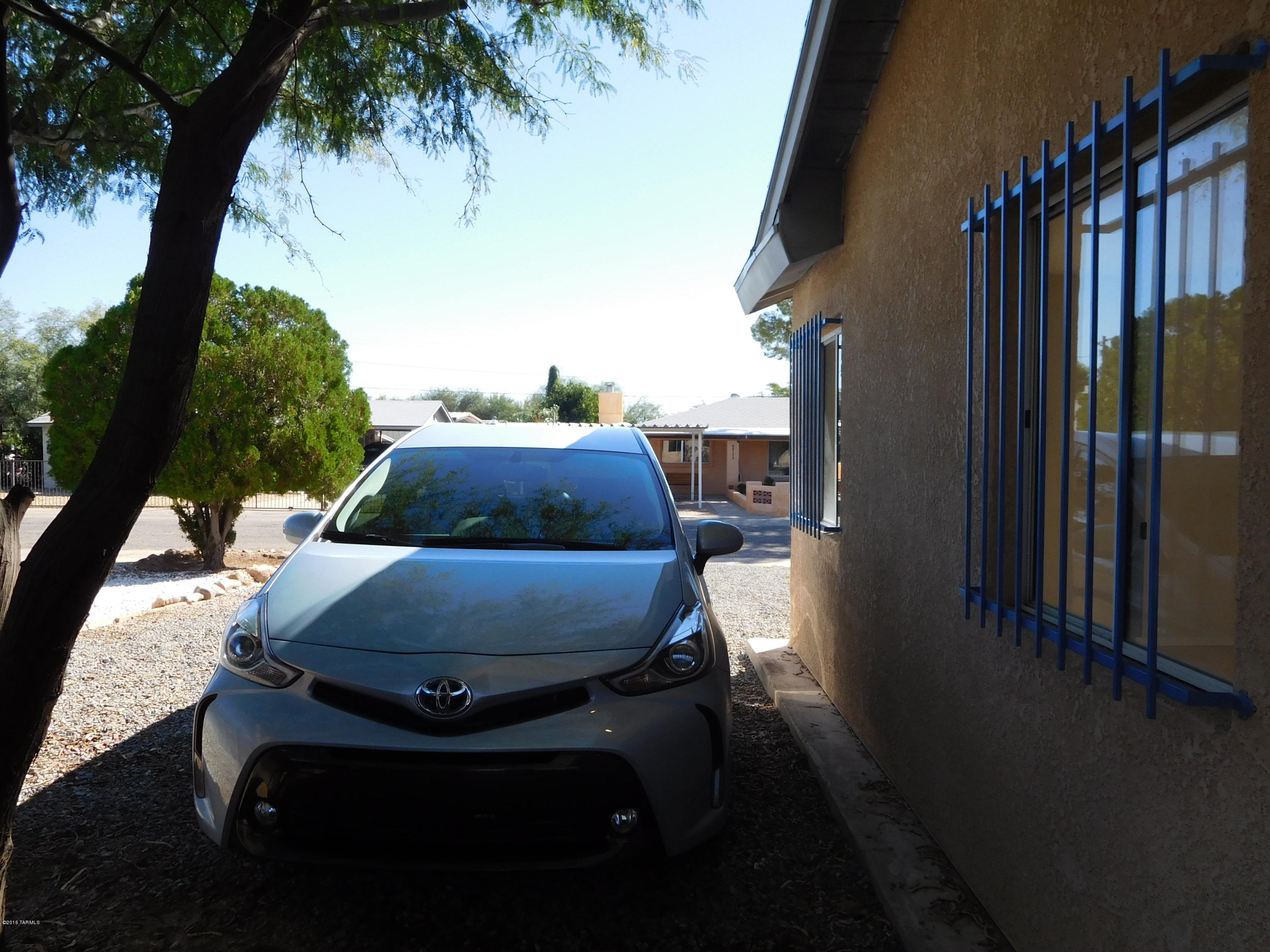Mission Manor - Residential