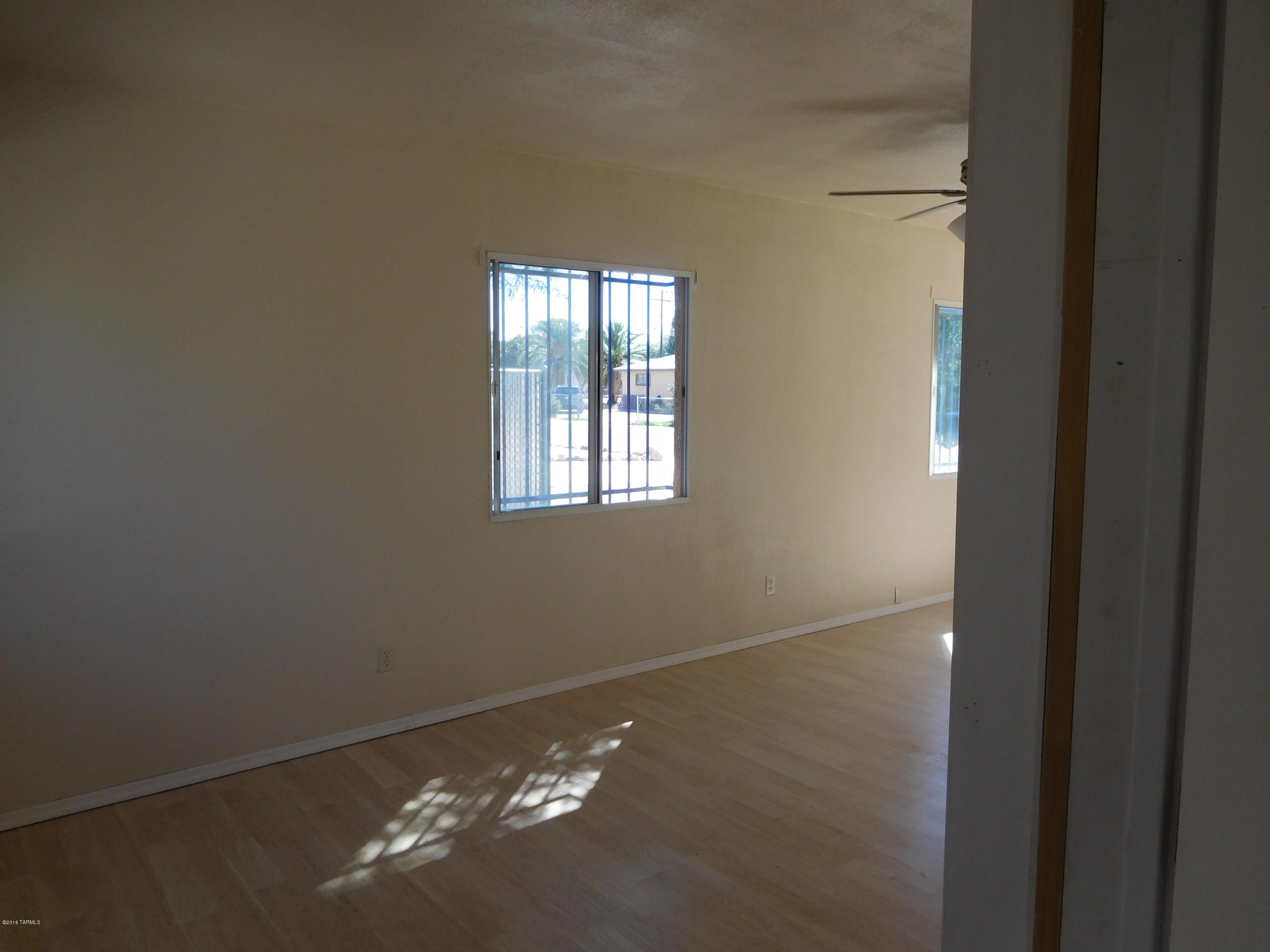 Mission Manor - Residential