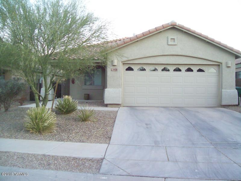 Beautiful 3 Bedroom 2 Full Bath in Popular Star Valley!  This Gorgeous Home has a Nice Open Floor plan & Great Use of space! A Beautiful Kitchen w/ Maple Cabinets, Dining Area & Spacious Living awaits your Family's New Memories! Great Decorating Nooks throughout, Large Master Bedroom & Bath W/ Dual Sinks, Nice Backyard, Covered Patio & Attractive Tile Roof!  Outstanding Neighborhood w/ Family Oriented Community Parks, Basketball Courts, Fenced Grass area, Ramada's w/BBQ Grills, & Great Open Grass Areas Perfect for Family Gatherings & Parties!  New Road Construction just completed, Endless Off road trails, Horseback Riding , Hiking Trails, & just minutes from Renowned Casino Del Sol Resort Hotel Casino & Golf Course! Also Home to Many Popular Concerts sure to satisfy everyone's Interests!!!
