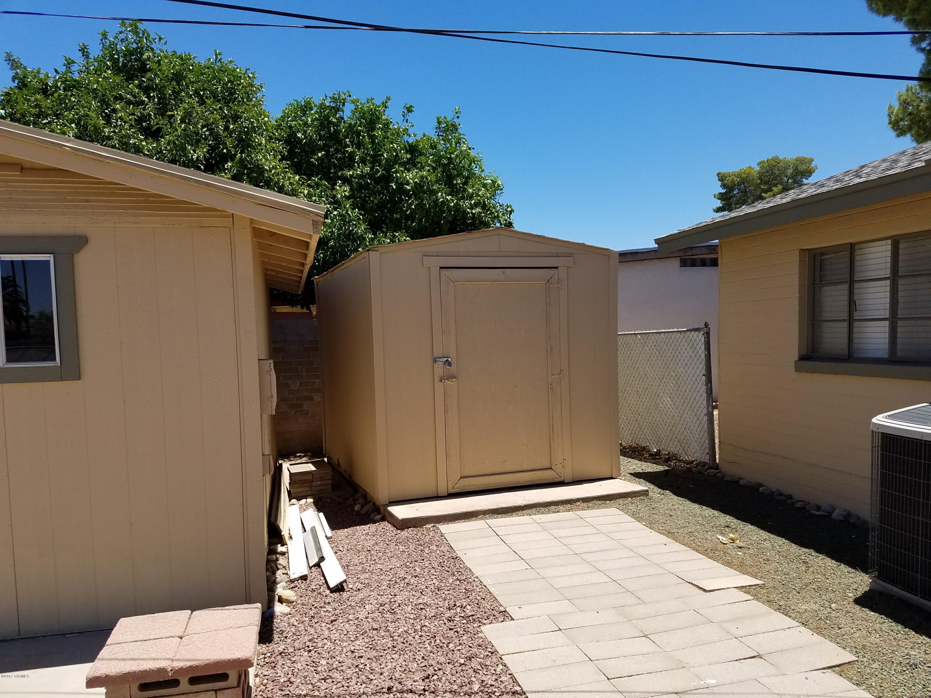 Douglas Terrace (1-69) - Residential Lease