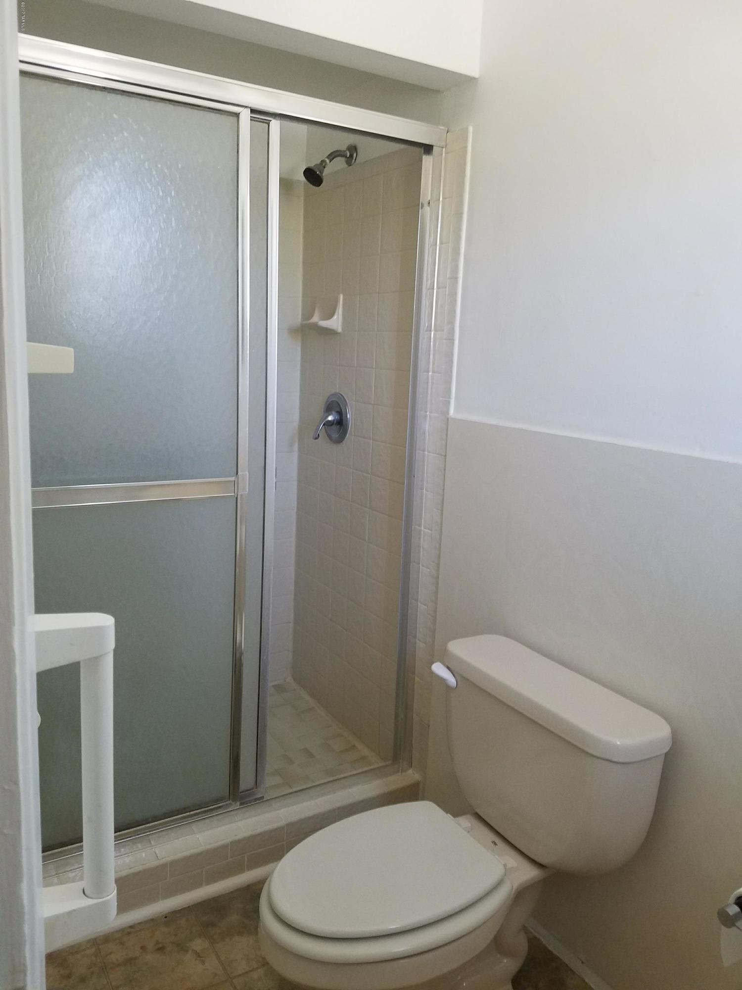 Douglas Terrace (1-69) - Residential Lease