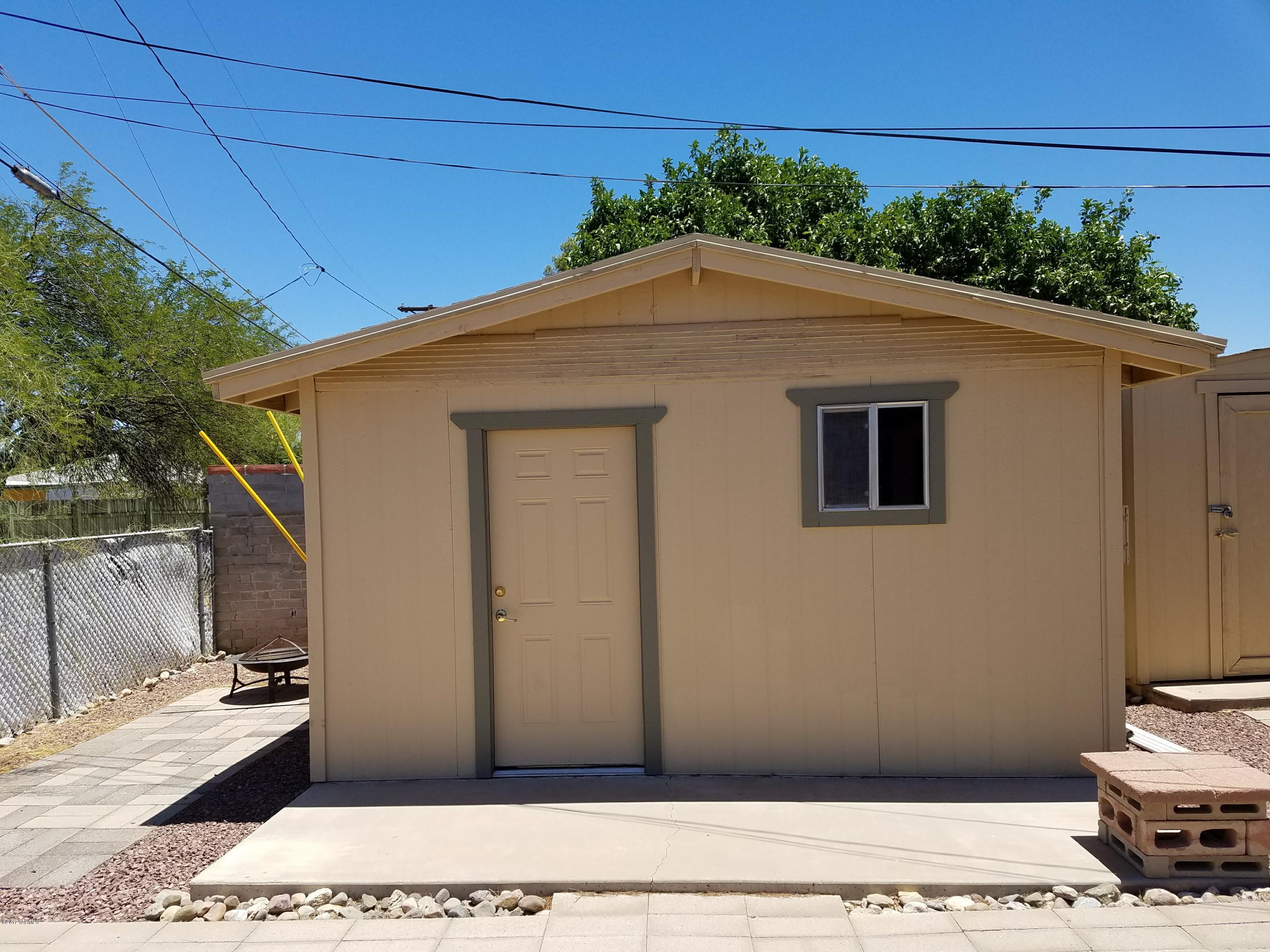 Douglas Terrace (1-69) - Residential Lease
