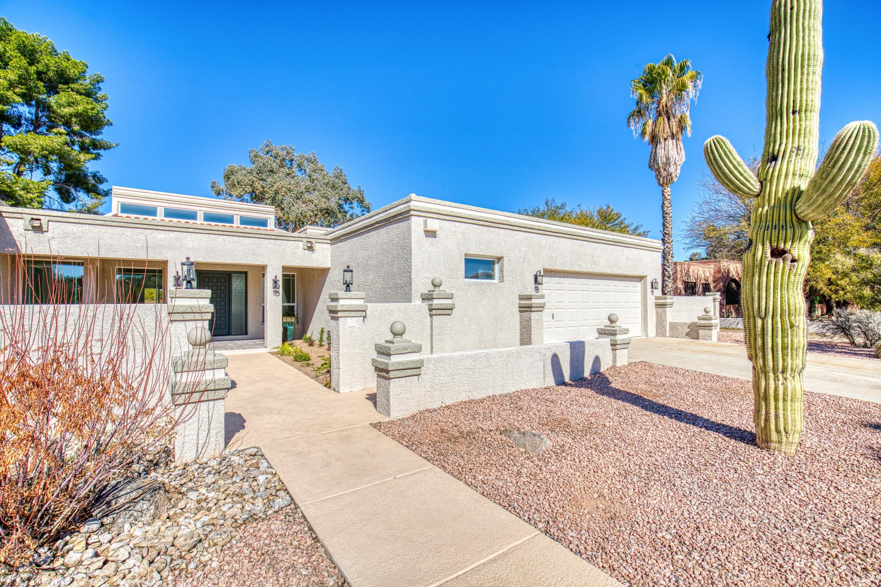 Stunning gem on the fairway in Tucson National Estates!