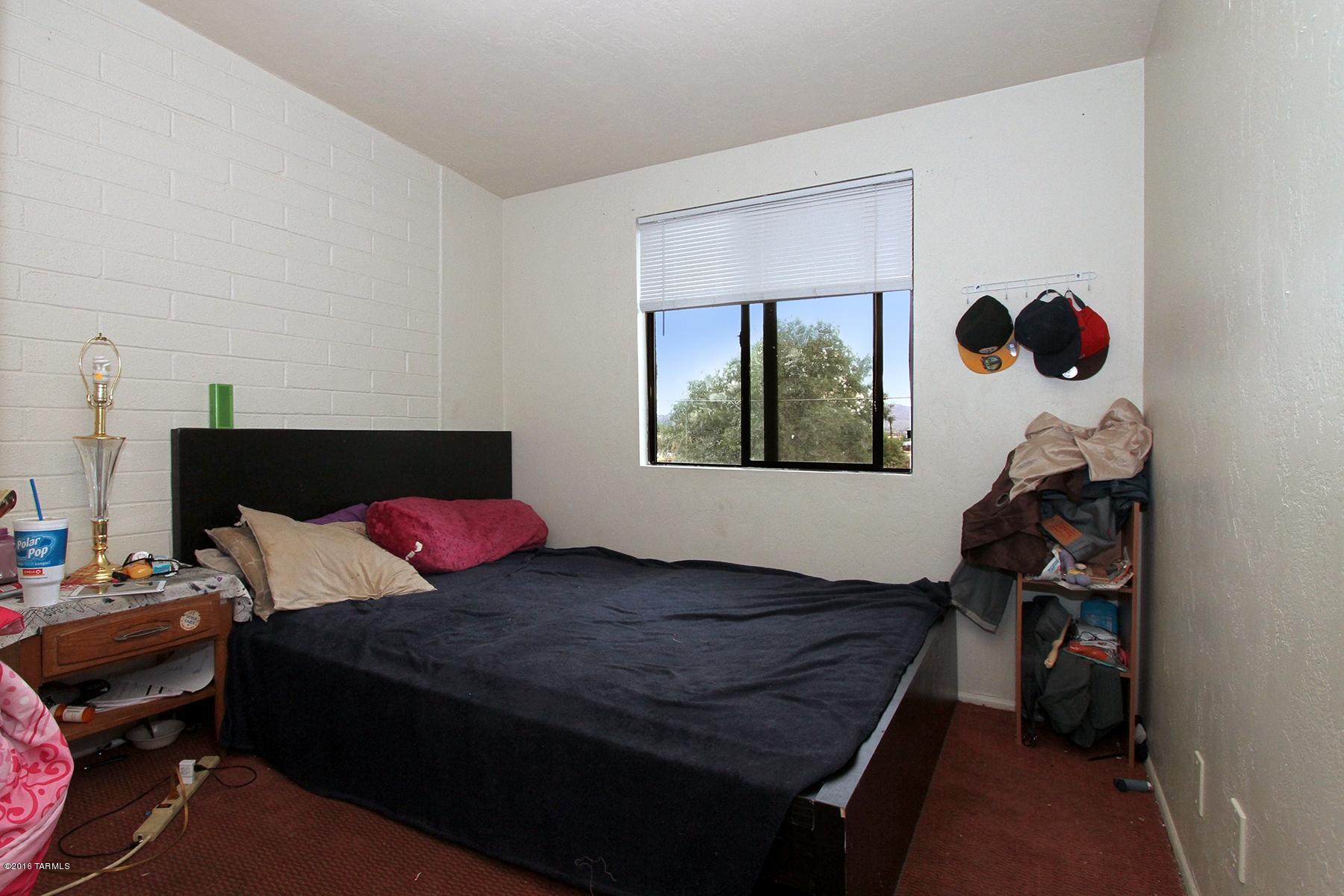 Bronx Park - Residential Income