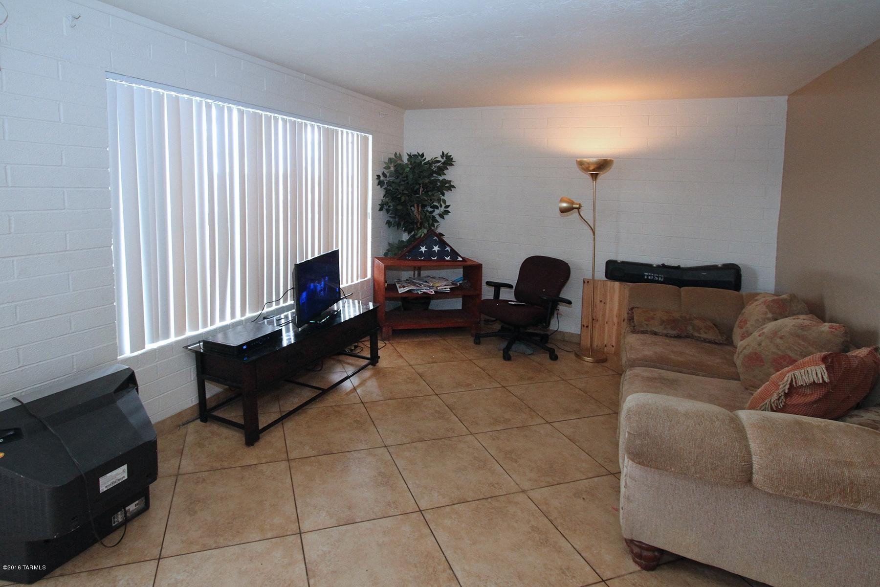 Bronx Park - Residential Income
