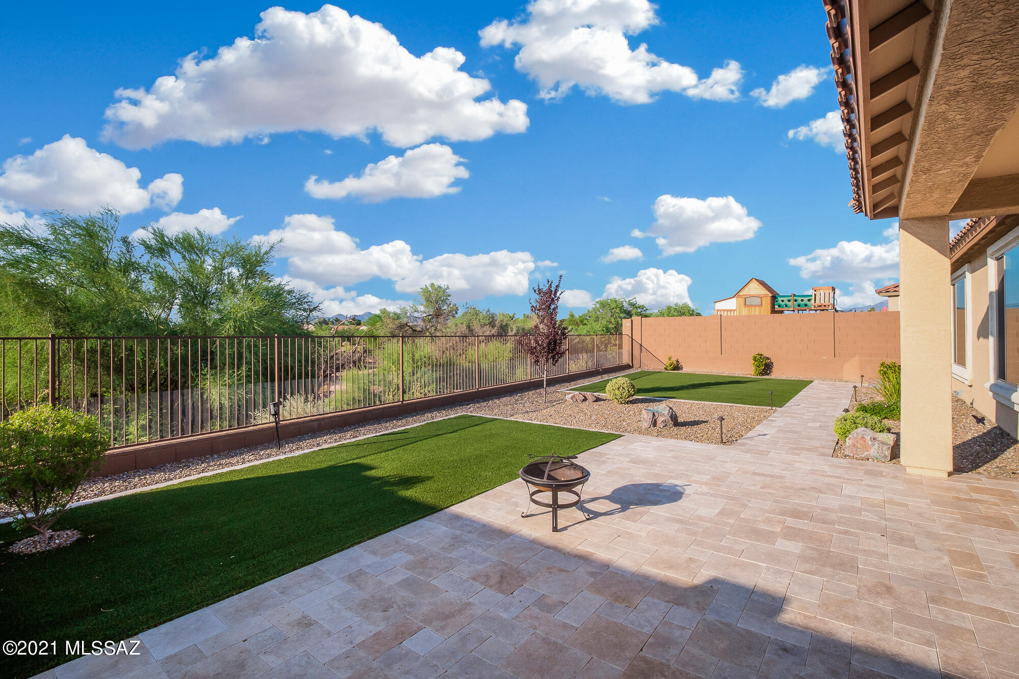 Camino De Oeste SQ20171600112 - Residential