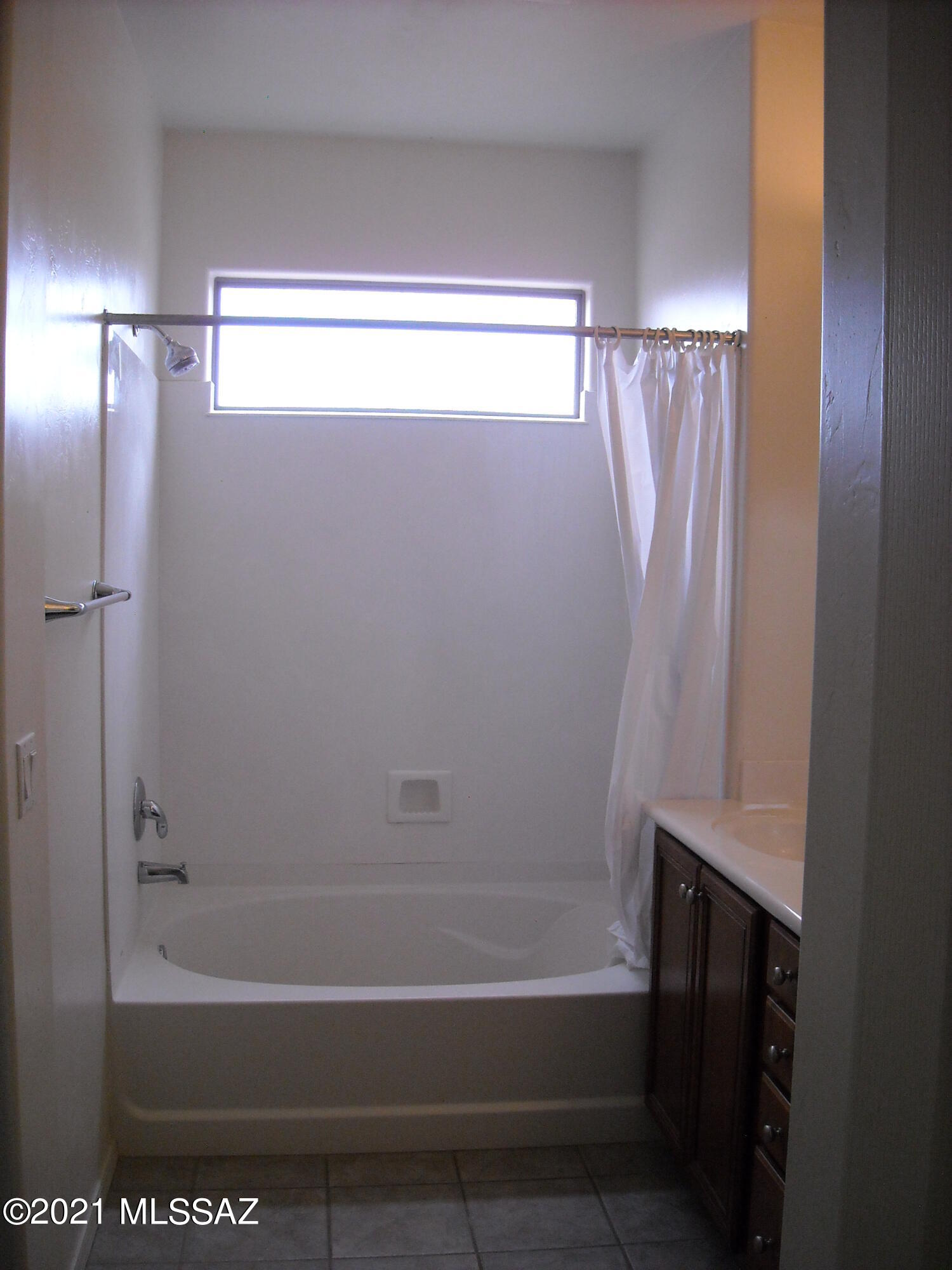 Camino Verde Estates (1-14) - Residential Lease