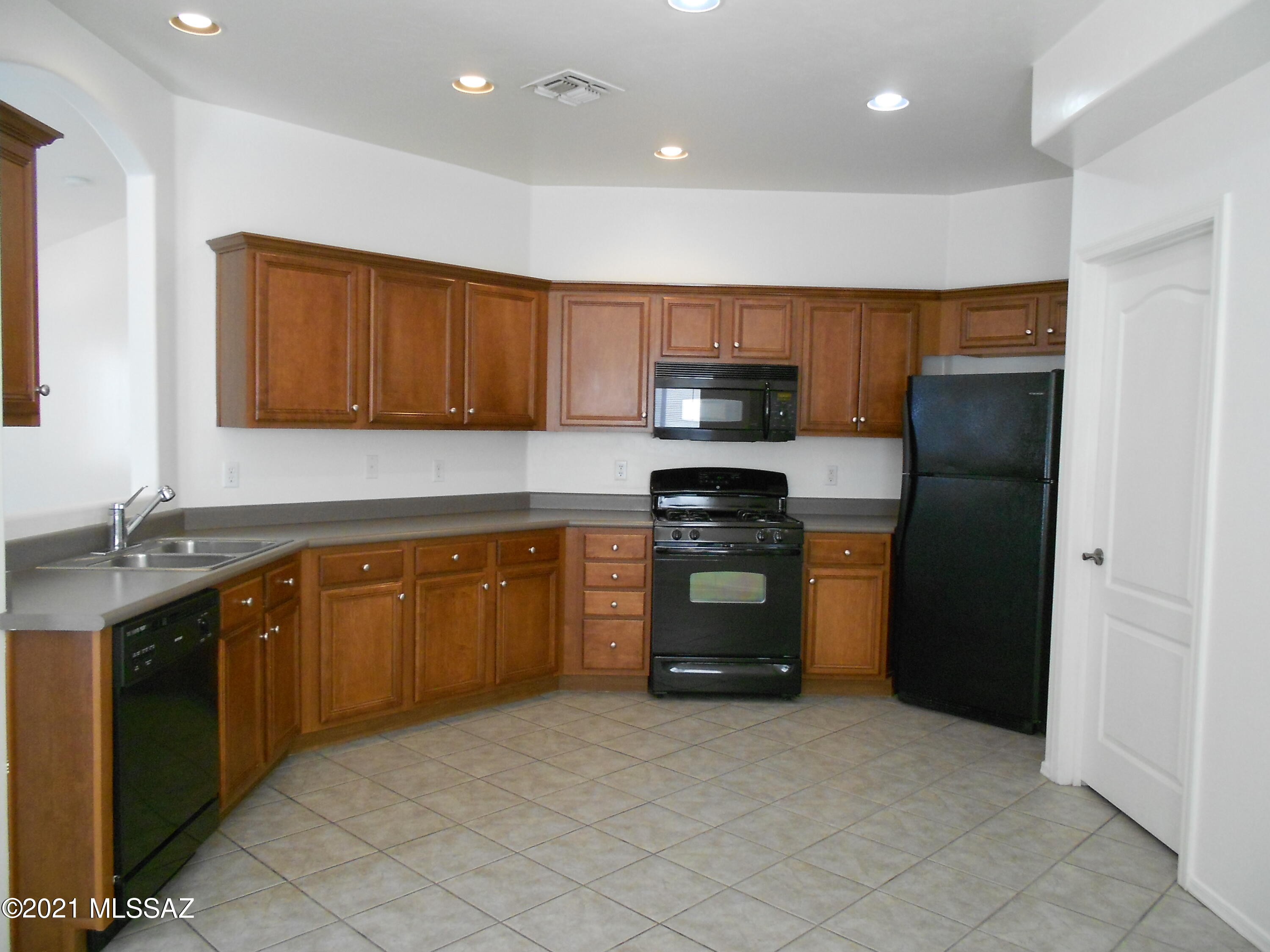 Camino Verde Estates (1-14) - Residential Lease