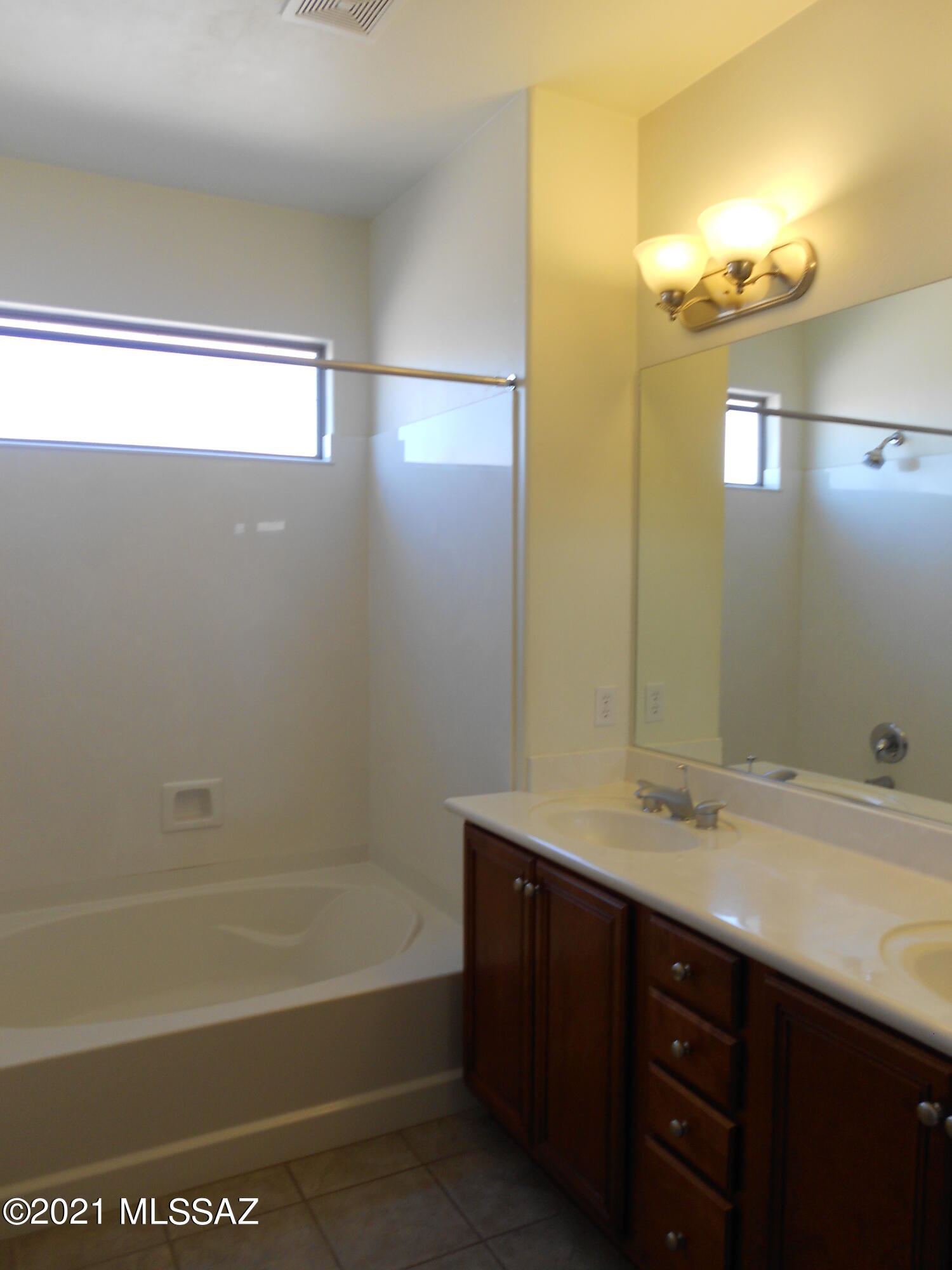 Camino Verde Estates (1-14) - Residential Lease