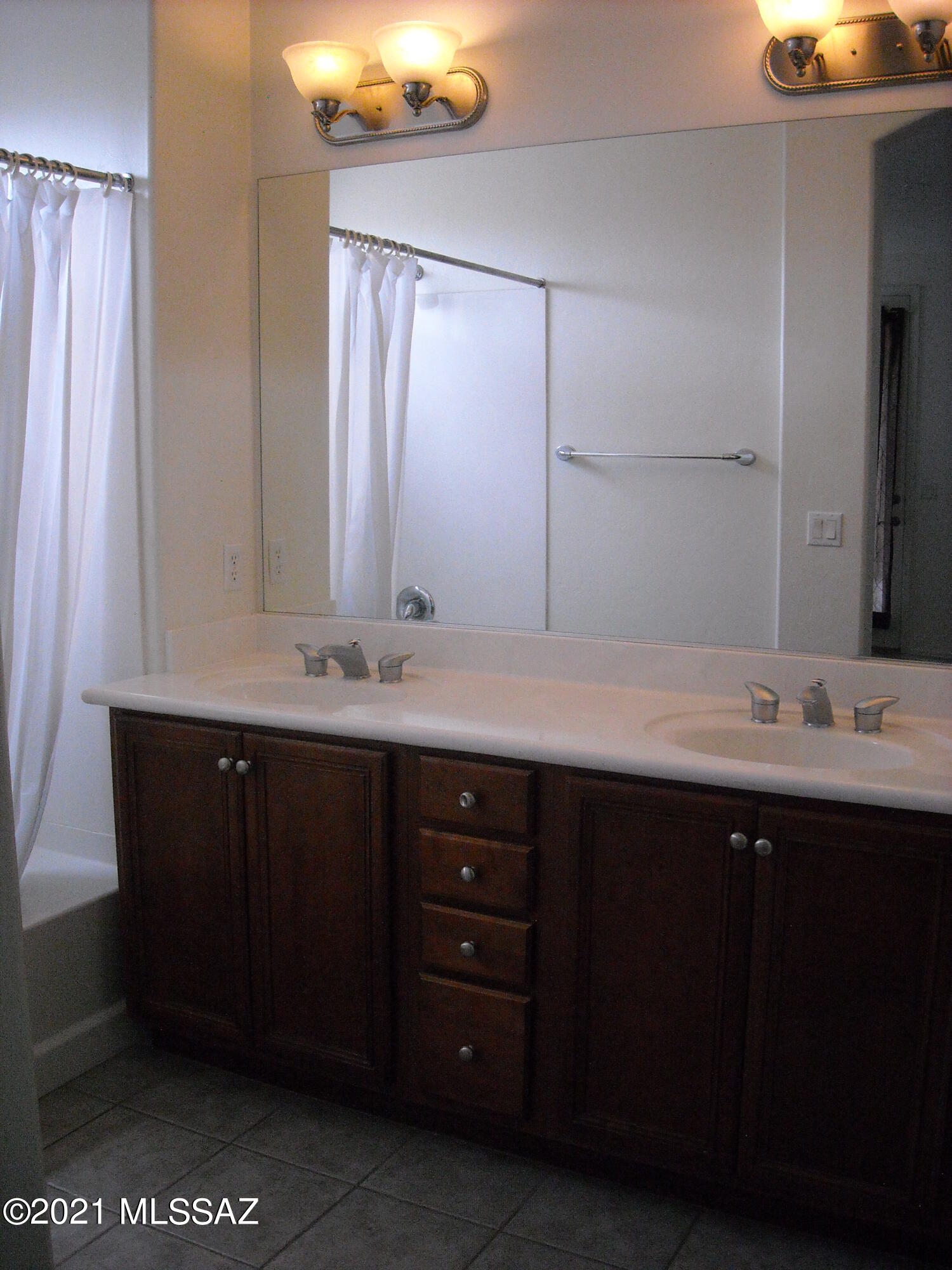 Camino Verde Estates (1-14) - Residential Lease