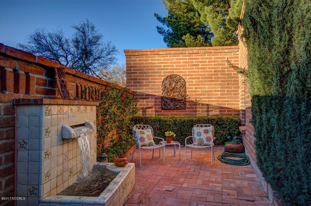 Fairway Villas (1-70) - Residential