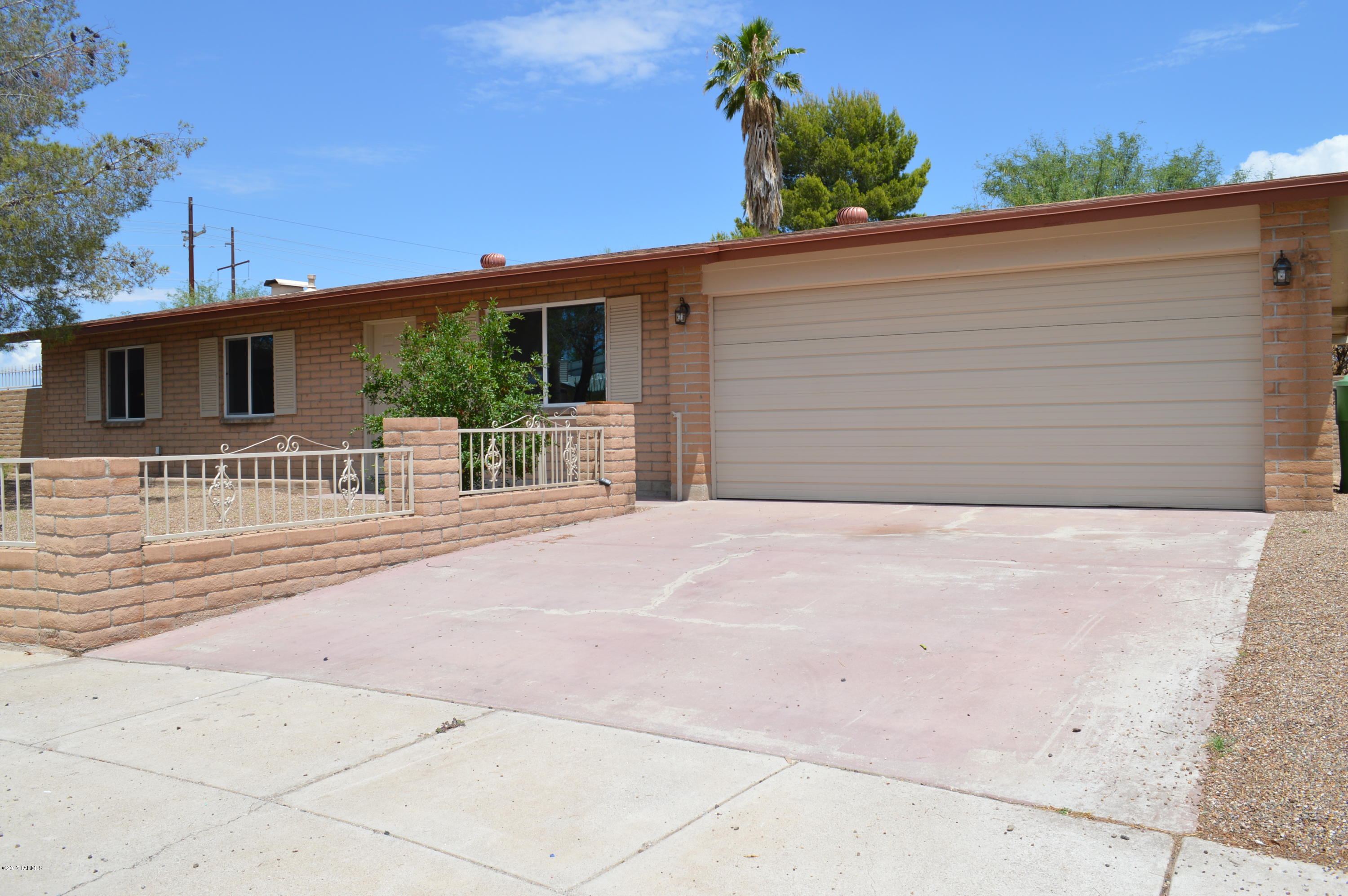 Lincoln Ridge (1-207) - Residential
