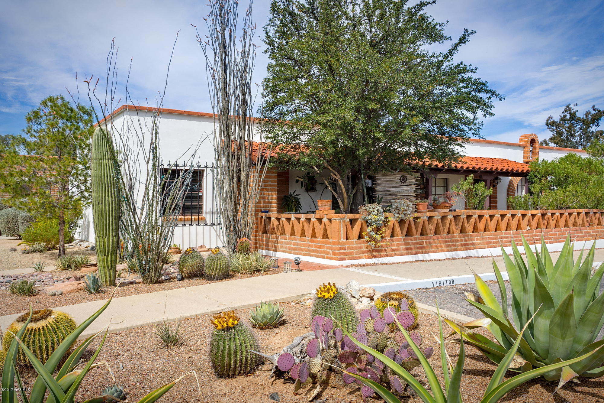 Totally updated and expanded corner villa with full size appliances! This charming Mexican hacienda has a commercial grade range, custom cabinets & tile. The added skylight (rare find!) adds a lot of natural light! The 2nd bedroom is currently being used as an office/den but can easily be converted back to a bedroom! Call (520) 398-2222 today for more information!