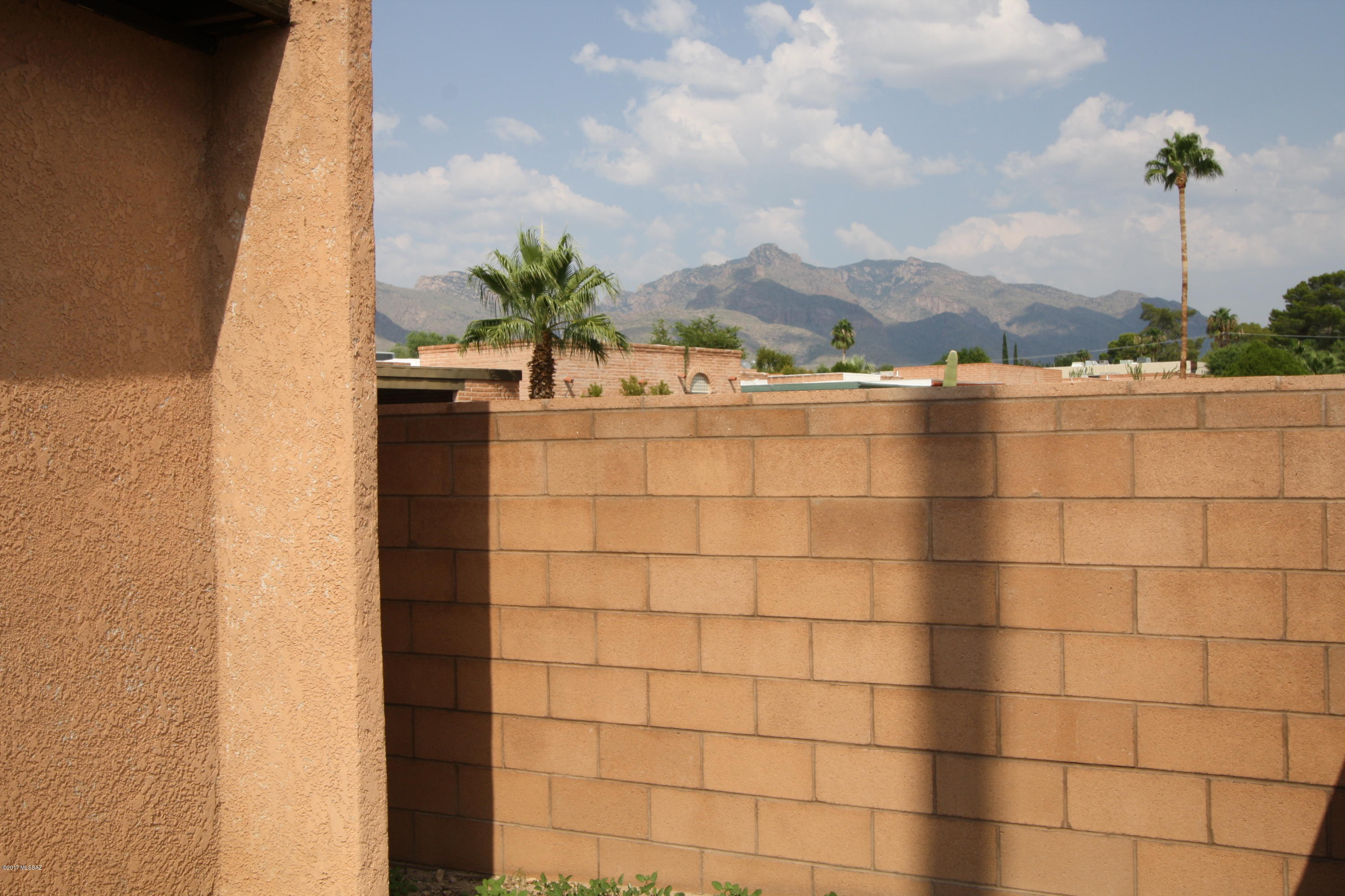 La Serena Townhouses (1-25) - Residential Lease