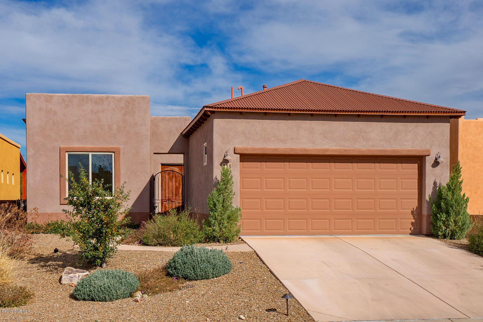 Gorgeous two bedroom, 2 bath St. Francis patio home in Trails Head! Large den and 2 car garage. Close to the Village for shopping or dining, close to the De Anza Trail for a walk along the river. Enjoy the view of the Santa Rita Mountains from your back patio!