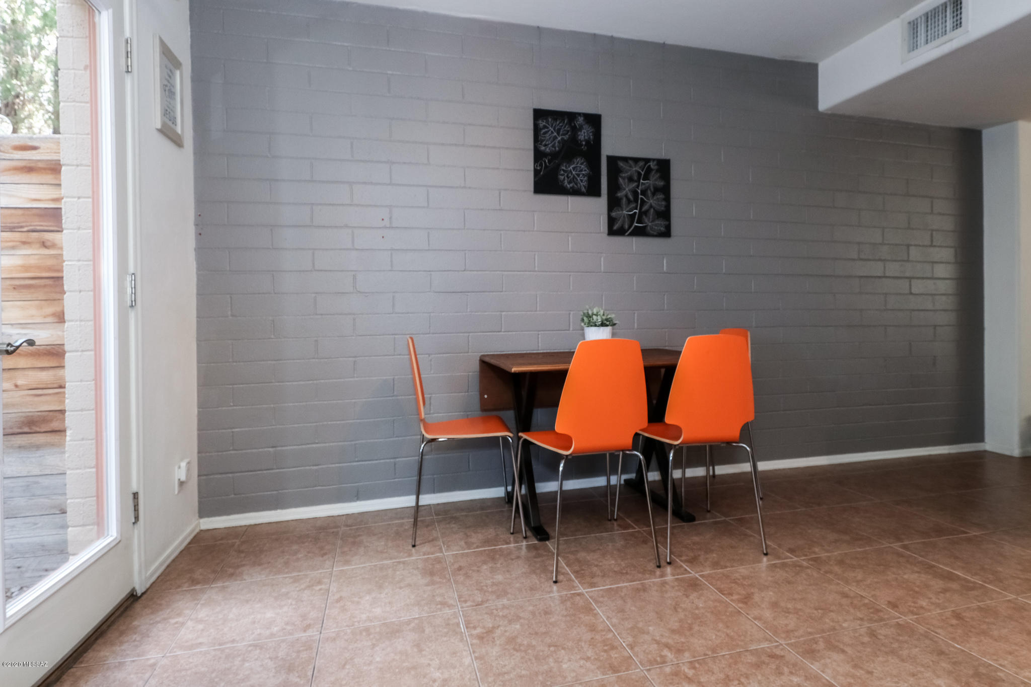 Villa Venice Condos - Residential
