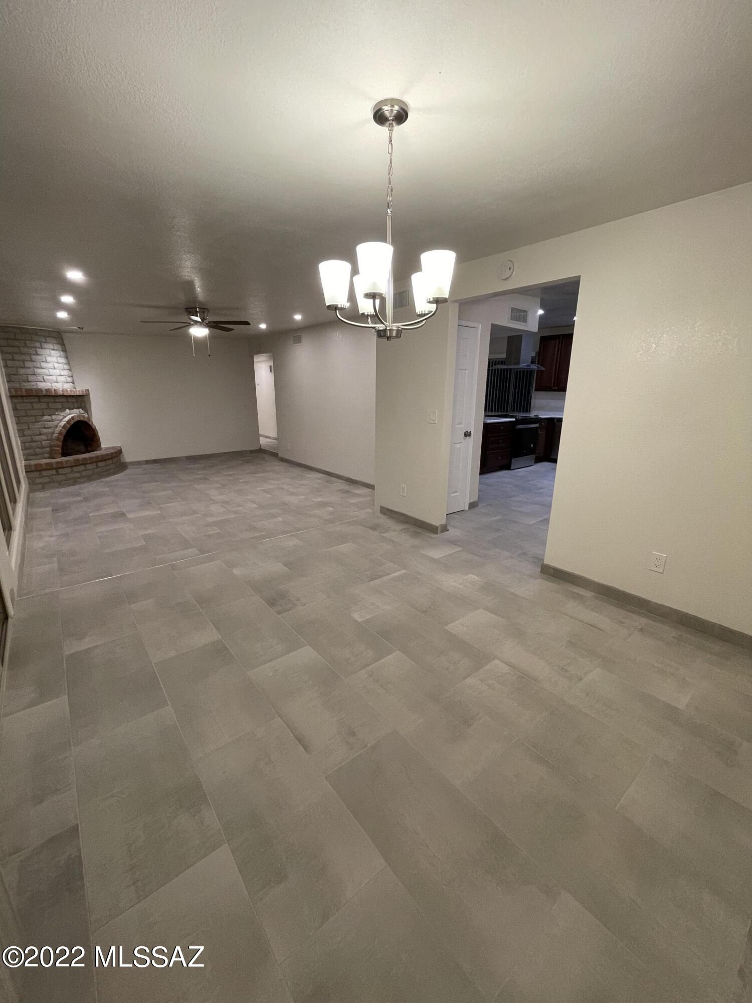 Tres Lomas North 3  (1-81) - Residential Lease