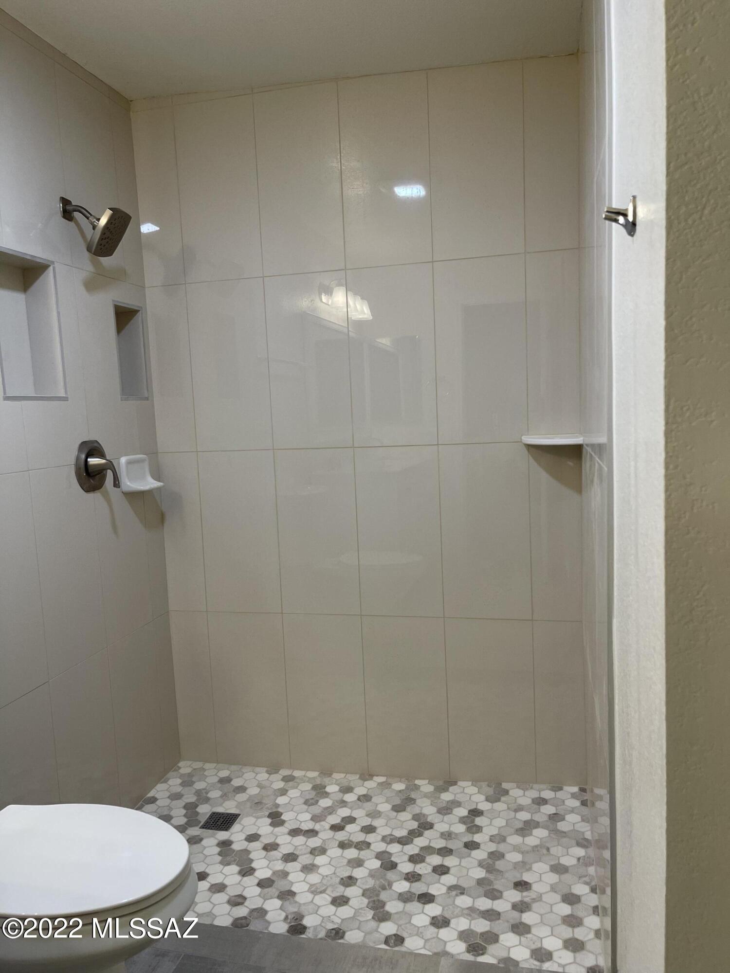 Tres Lomas North 3  (1-81) - Residential Lease