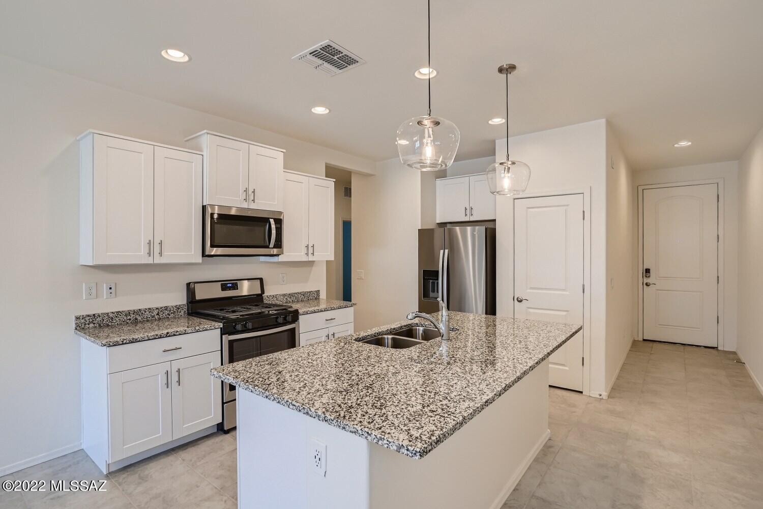 Gladden Farms BLK 10 (1-84) - Residential Lease