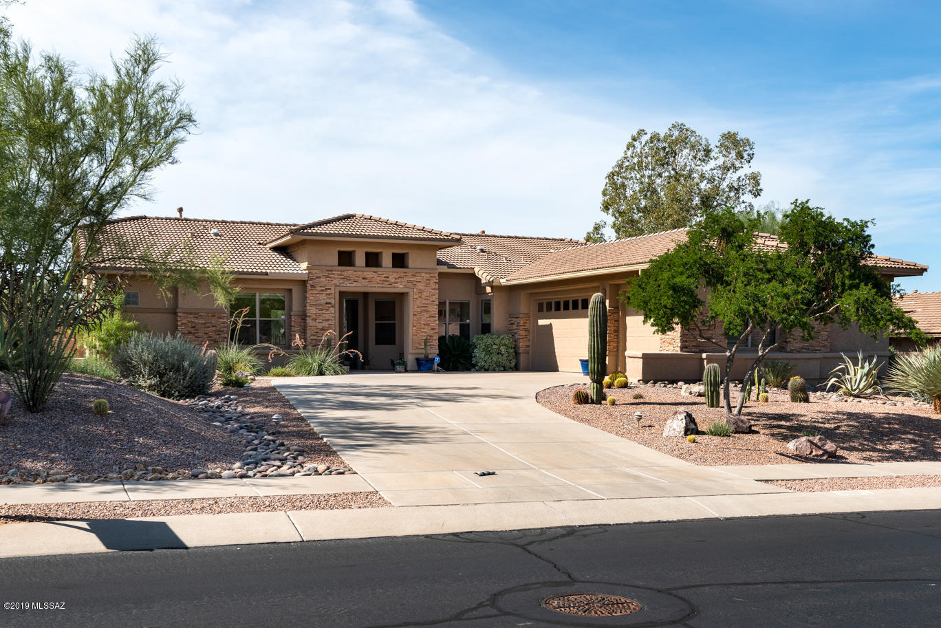 BEAUTIFULLY UPDATED Soft-Contemporary: Seller Accepting Backup Offers. Tremendous value. Gorgeous 3BD/2.5 BA+Den/Study 2622 SF Split BR on expansive .35 acre lot. Oversized 3-car garage w/new cabinets, workspace & HD storage racks. Numerous thoughtful updates, attention to detail, exceptional quality & artisan craftsmanship; a warm & inviting soft neutral palette, Italian porcelain plank flooring (no carpet), 50 gal Rheem Professional Water Heater, GORGEOUS Master Bath Remodel, Spacious Cook's Kitchen w/Island, granite slab, pullouts & new Delta pull/spray faucet, all new Stainless Steel Appliances include Electrolux French door refrigerator & Jenn-Air 5-burner gas cook top. NEW IMPROVED bath fixtures, & cartridges, LED recessed & accent bath lighting w/Lutron dimmers & MinkaAire fans throughout plus 2 Solatube natural lights. Transferable Termite warranty (11/2021), new low water xeriscape & mature landscaping. See Video, Floor Plan & Home Features. Private viewing by appointment. Enjoy incredible night stargazing, privacy and comfort in this light-filled home perfect for entertaining or relaxing, yet just minutes away from walking, jogging & bike paths, hiking trails, golf, schools, library, post office, shopping & all amenities nearby. The Town of Oro Valley enjoys a wide variety of community offerings, seasonal events & a fantastic farmer's market. Copper Ridge Estates is a beautiful & friendly neighborhood. Welcome Home!