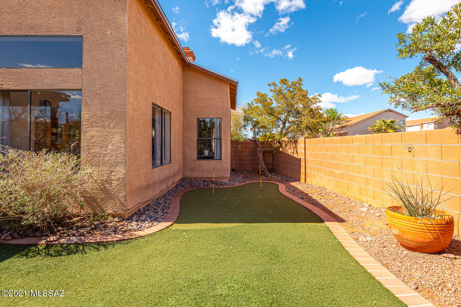 Country Club(1-221) - Residential