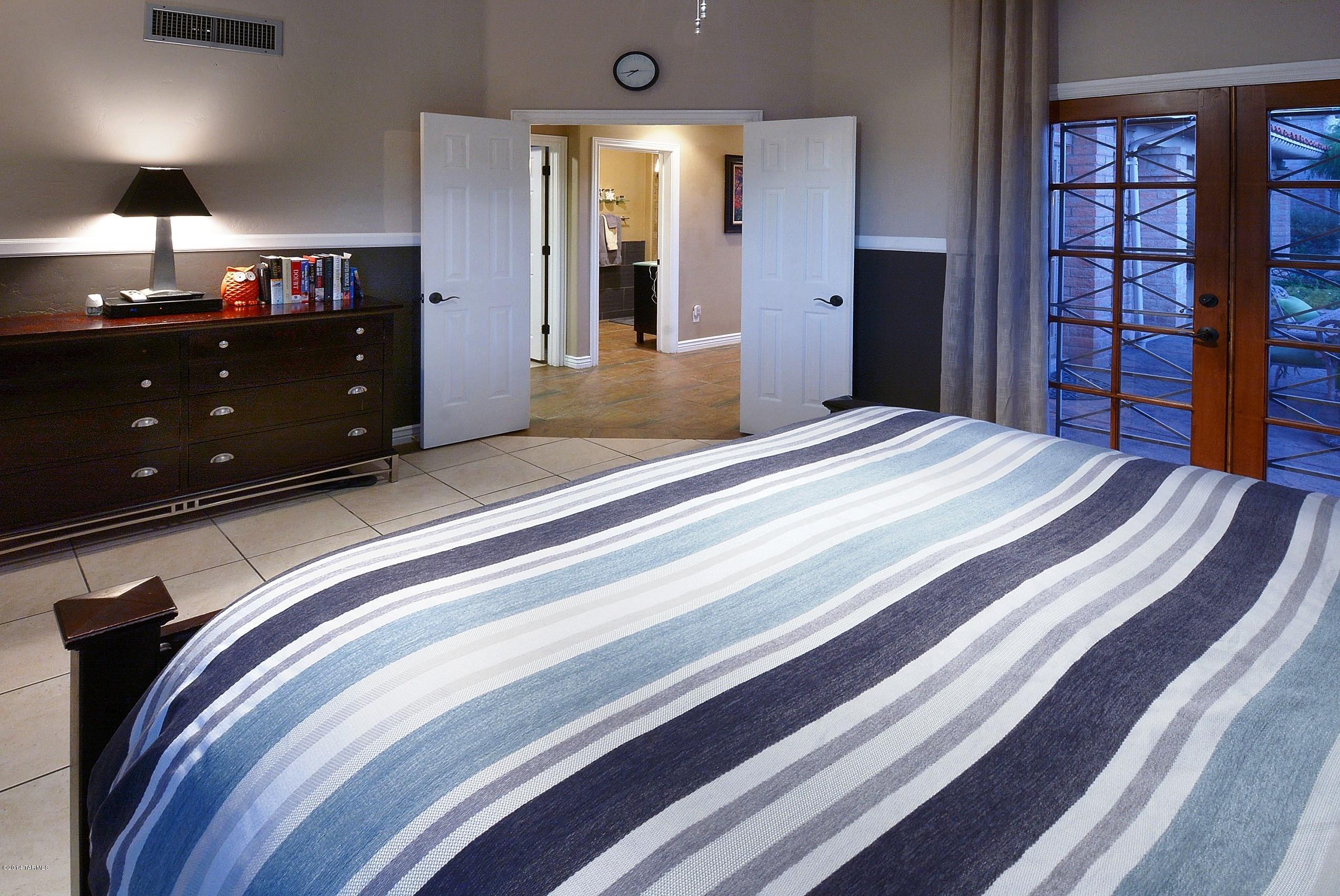 River Ridge (1-17) - Residential Lease