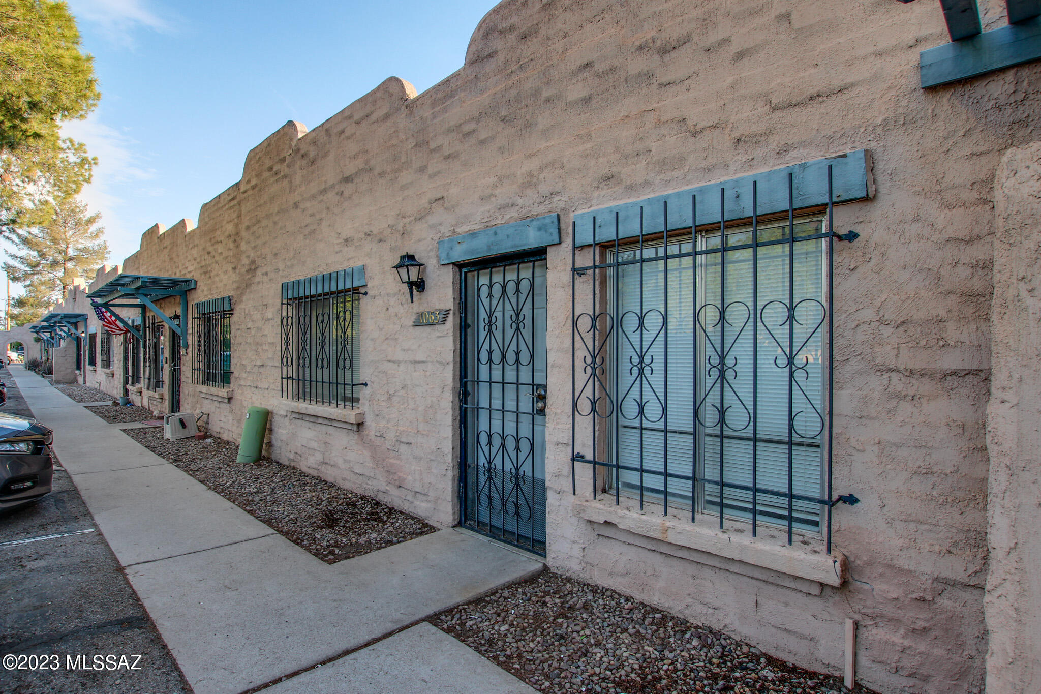 A Condo for a first time home buyer! 2 bed/1 bath and freshly painted inside. This home has a washer/dryer facility shared with others and a storage unit on the premises. This property will not last!