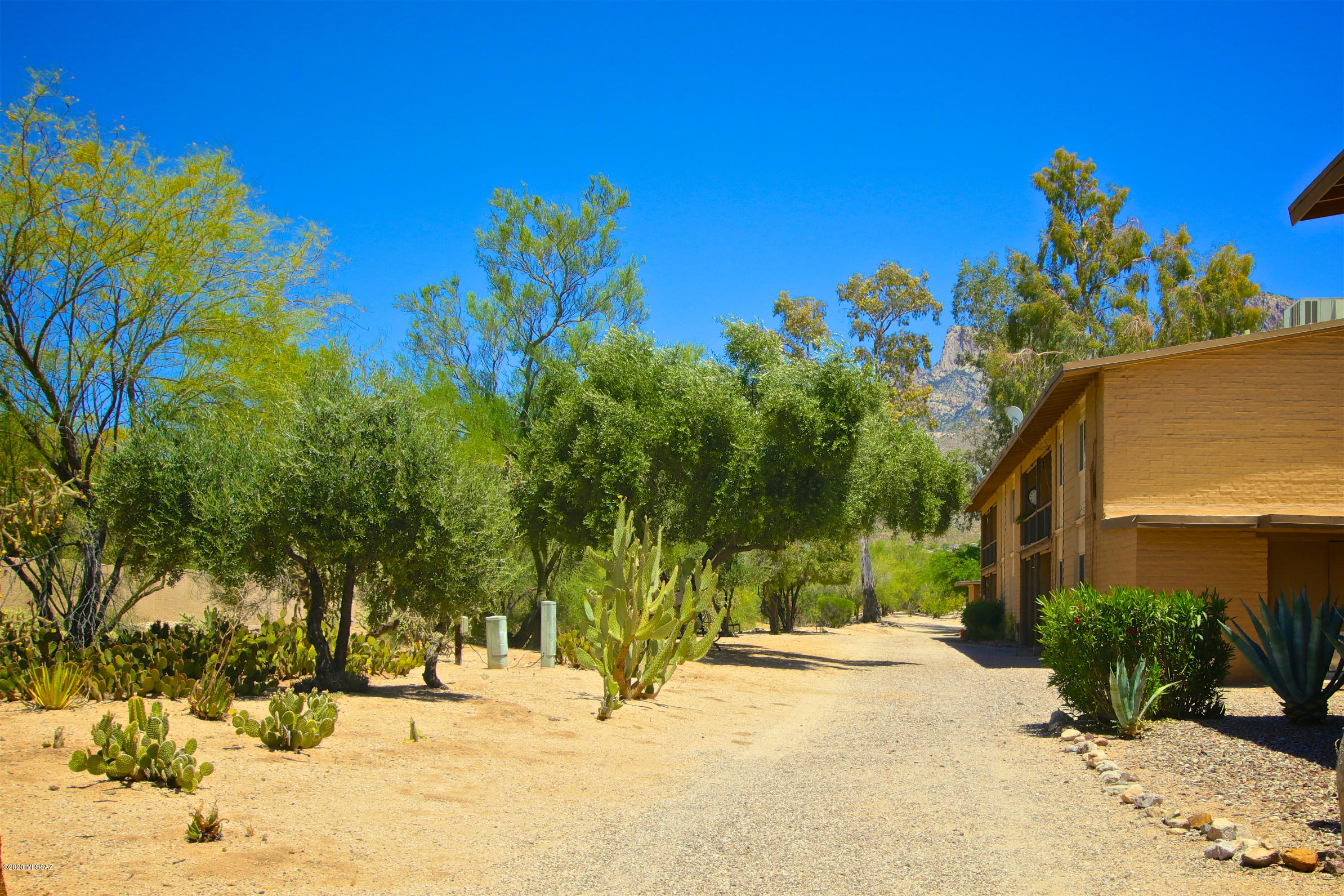 Cancha Del Golf - Residential