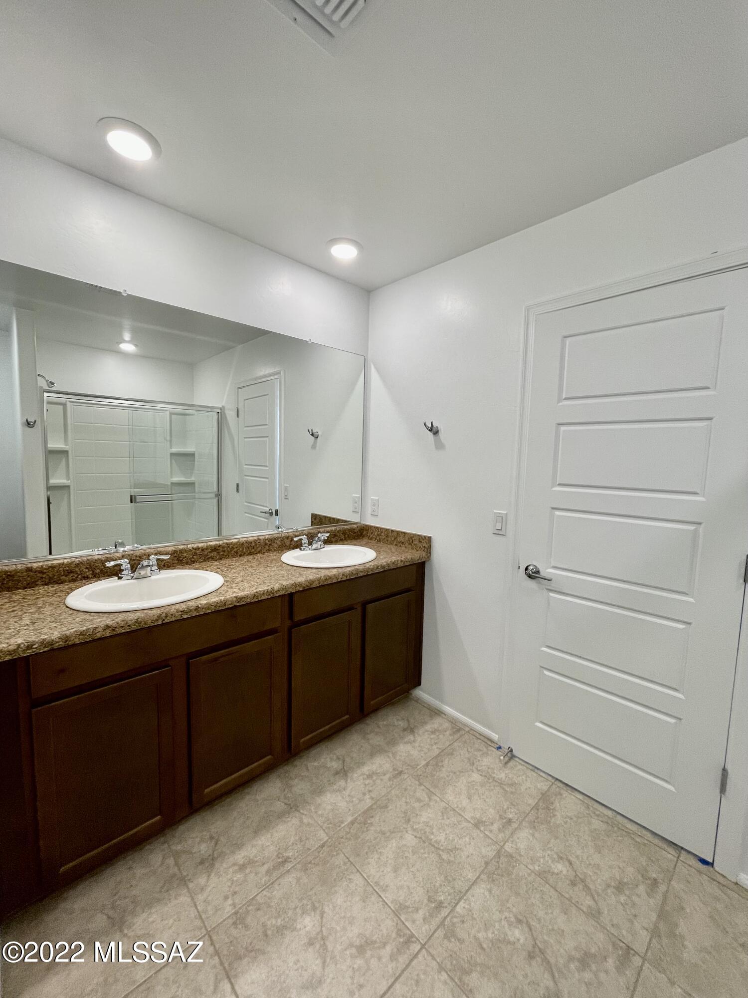 Valencia - Residential Lease