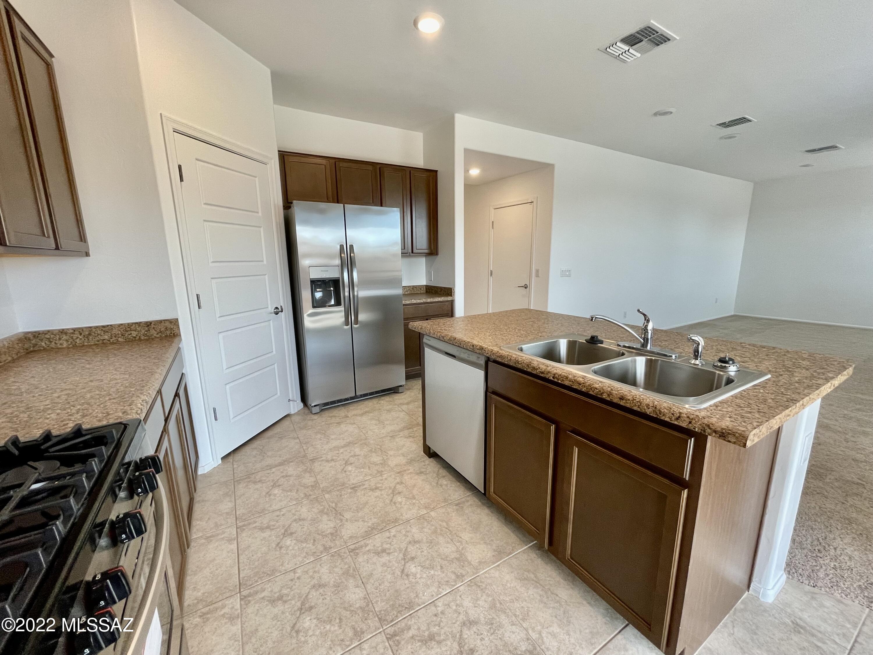 Valencia - Residential Lease