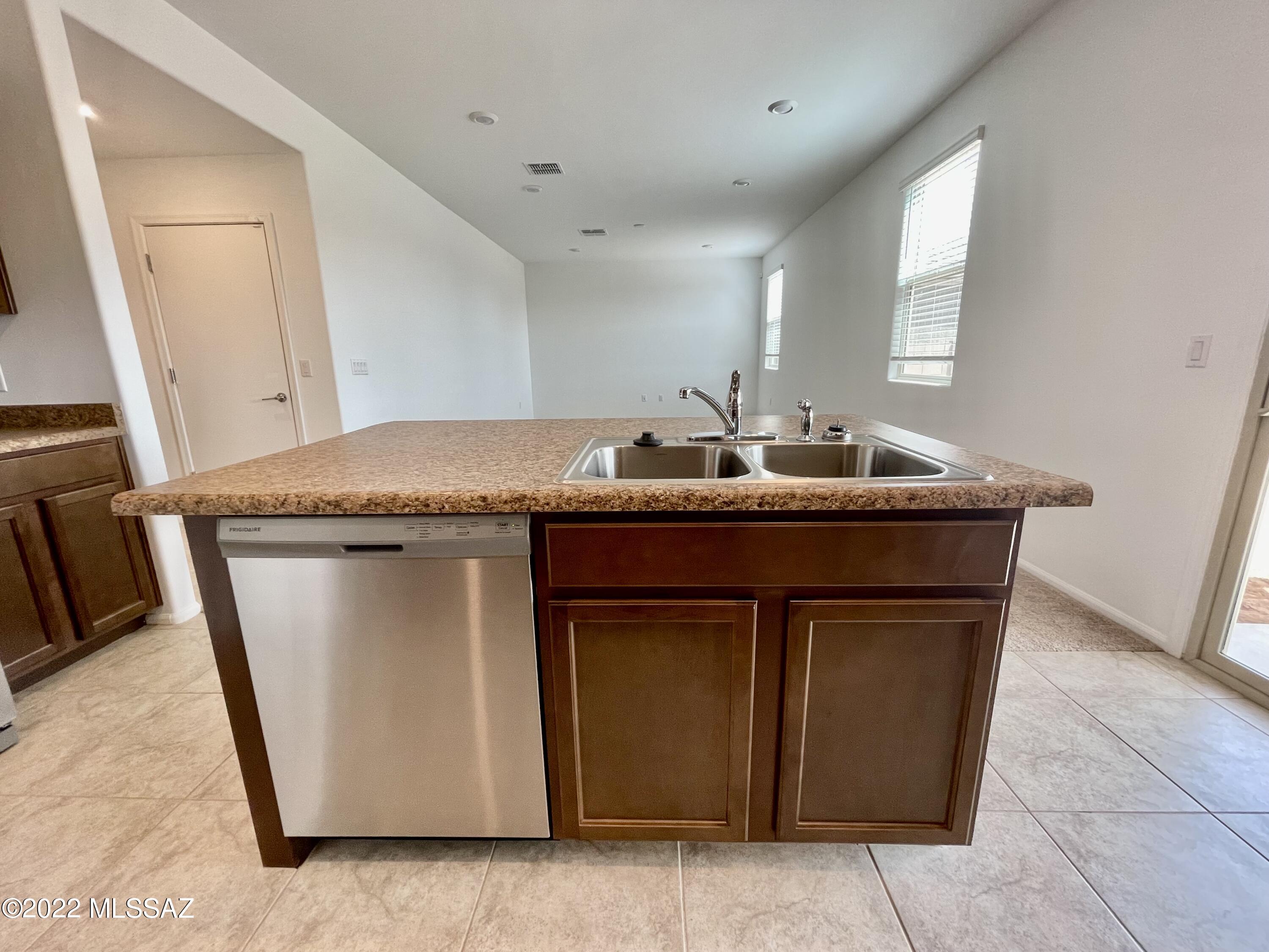 Valencia - Residential Lease