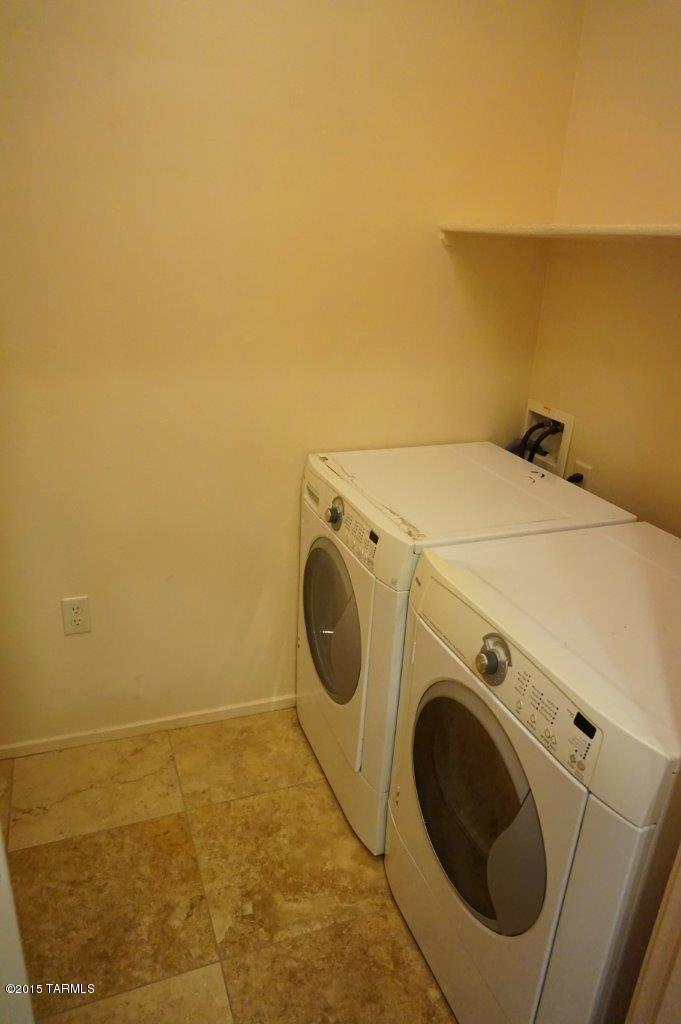 Placita Escondida Bldgs 18-20 Units 1-204 - Residential Lease