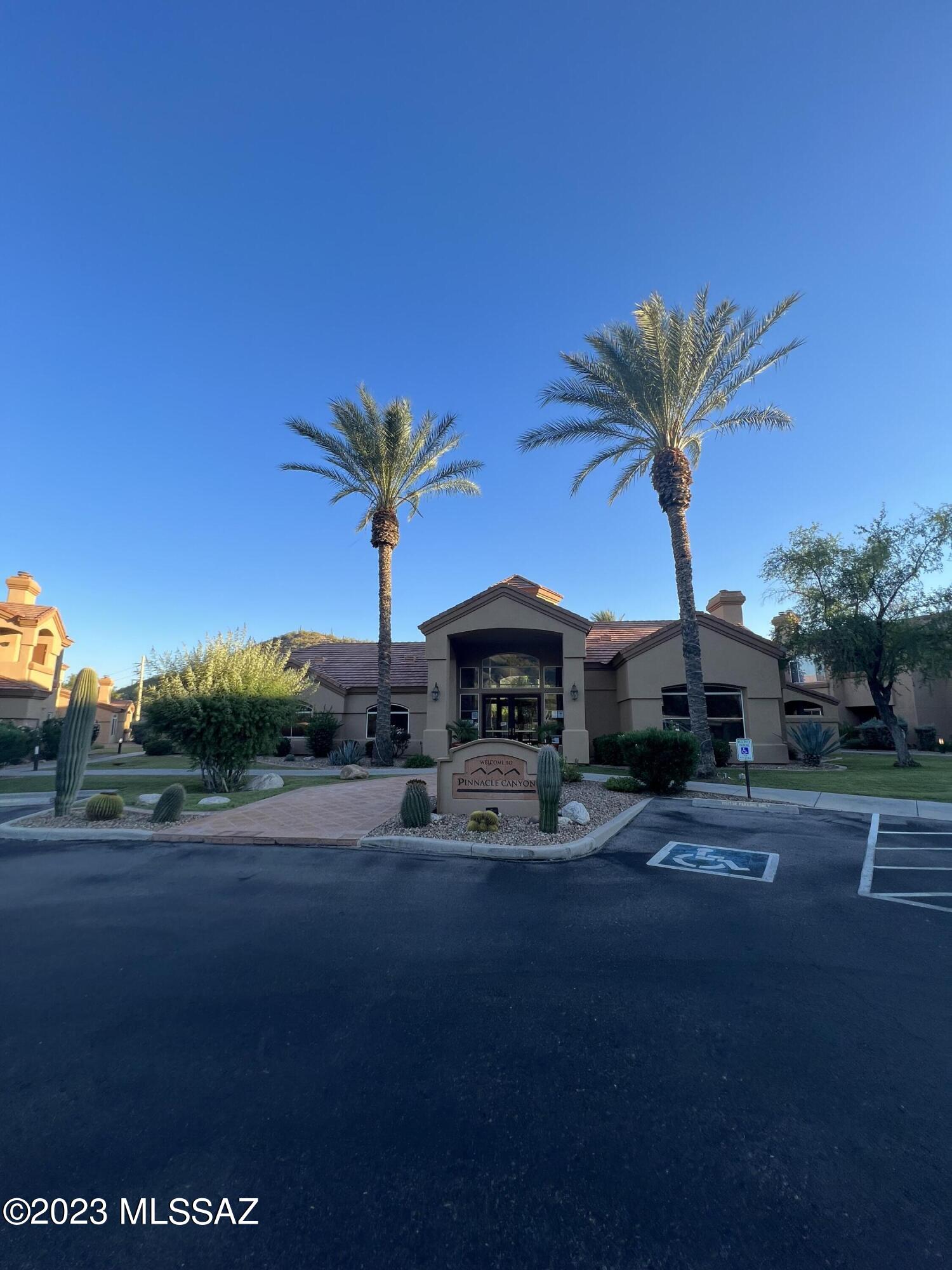 Beautiful resort style living in Pinnacle Canyon, a gated
Neighborhood in the Catalina Foothills. Ground floor
unit with 2 BR and 2 bathrooms, charming great
room, fireplace and covered patio with storage closet.
Neat and ready for immediate move-in. 
Community offers: Pool & Spa. Exercise Facility,
Club Home, BBQ area, Waterfall, outdoor fireplace.