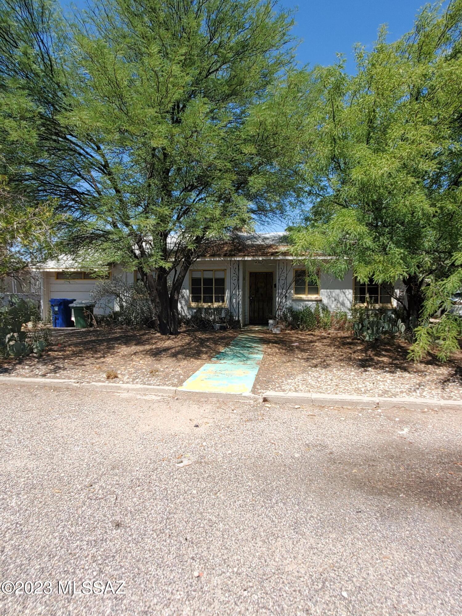 Broadway Manor - Residential