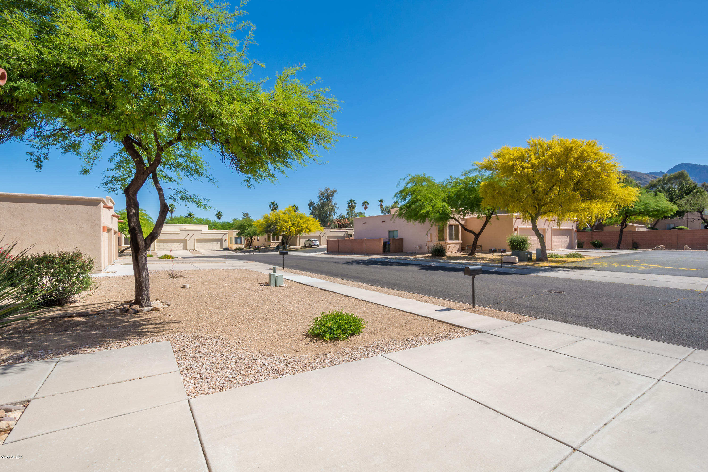 Peppersauce Townhomes(1-21) - Residential