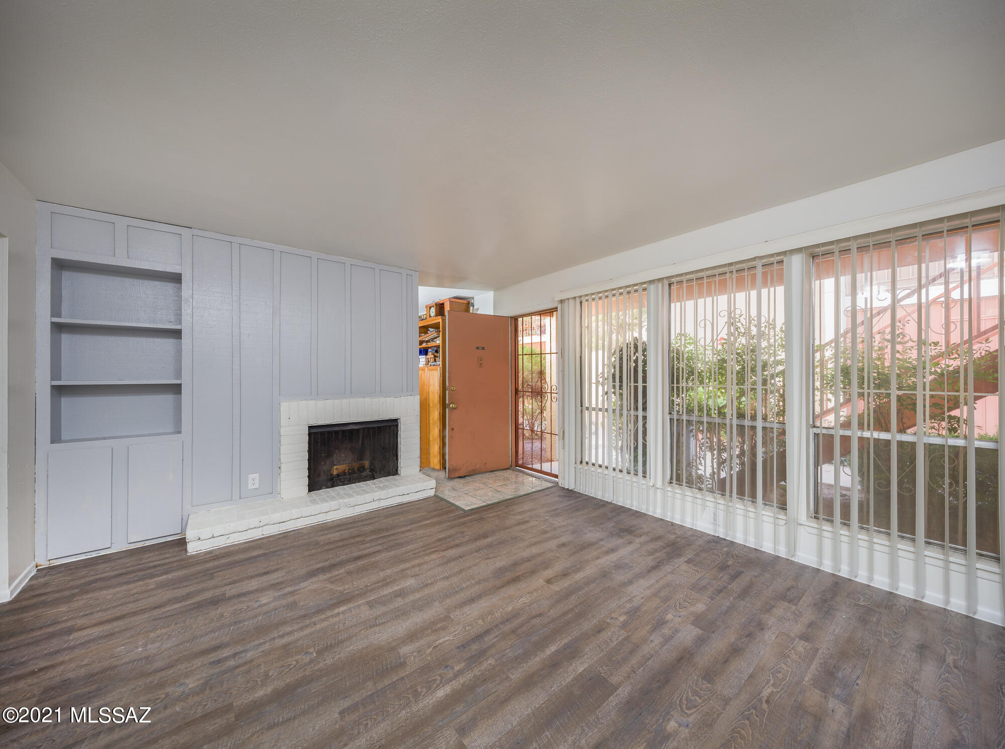 This beautifully updated condo is one of a kind. 2 bed room two full bathroom with fresh paint, new flooring, new switches, new dishwasher, & so much more, come see today. This condo is located on the ground floor in the middle of this quite lush complex. Come see today!