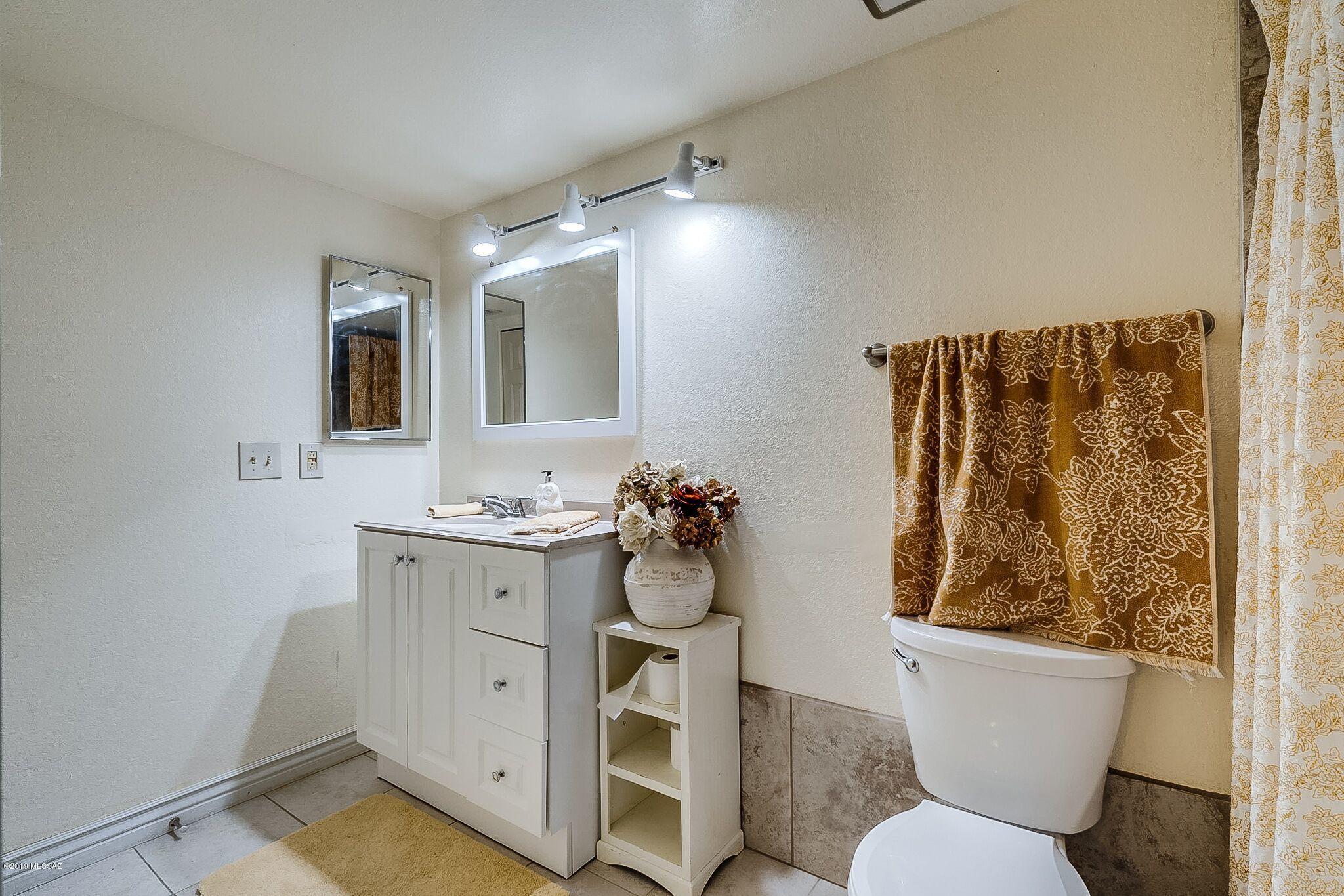 Casitas Real Condos. - Residential