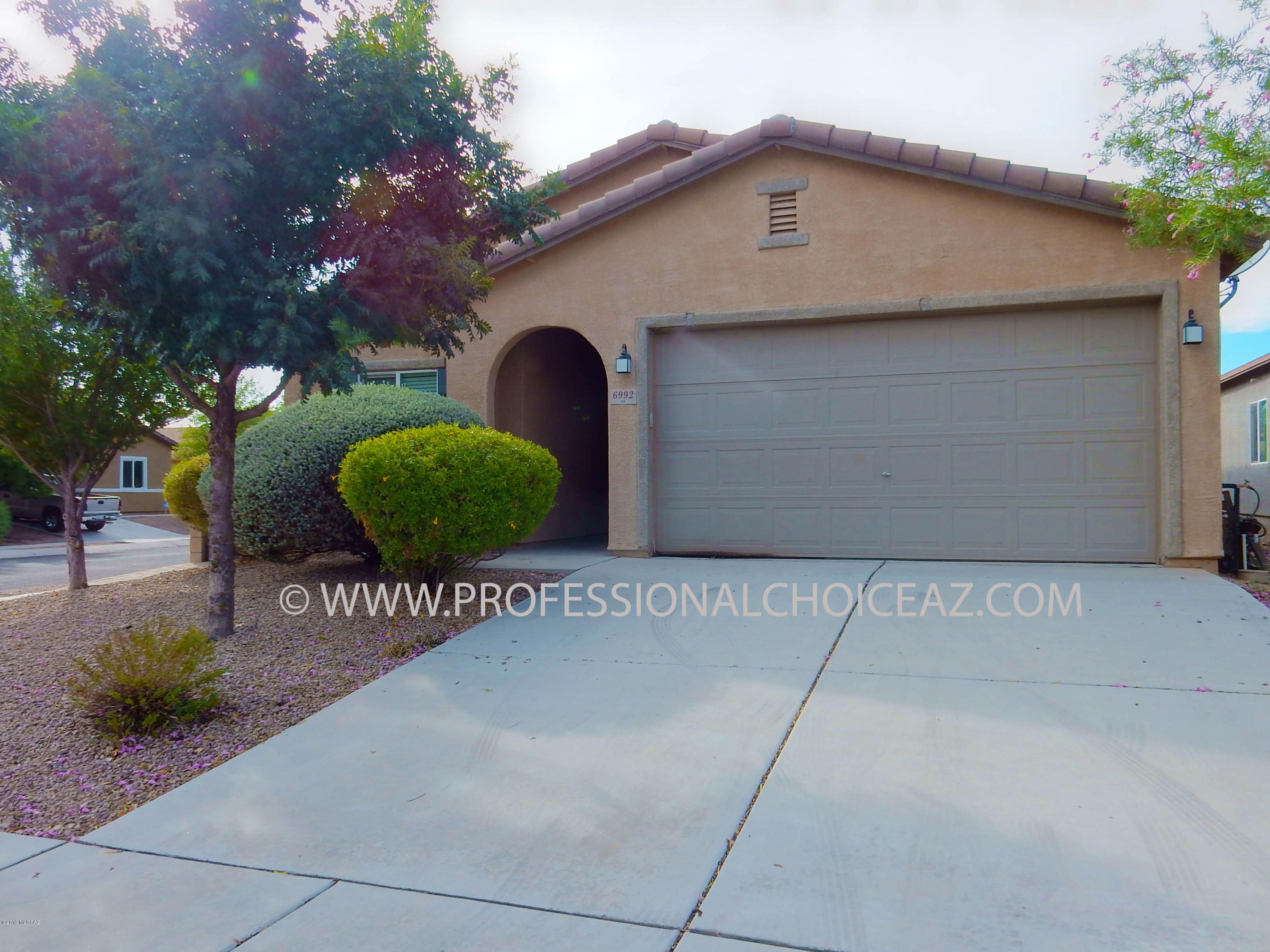 Beautiful 3 bedroom 2 bath plus a Den/Office home built in 2011! Very Close To Park (Play-set, Basketball Court, Volleyball, Ramada). Located on corner of Cul-De-Sac Street. Single Story Home. Bright Open Great Room Floor Plan. Kitchen Island, Gas Range, 42'' Cabinets, Slab Granite Countertops. Large Master suite. Master bath has dual sinks, walk in shower and soaking tub. Split Bedroom Floor Plan. Enjoy Tucson sunsets on west facing covered patio with expanded paver bricks in backyard. 2 Car Garage with epoxy floor. Quick Access To I-10 & Major Employers, DMAFB plus AMAZON. NonSmoking/Vaping Home. Minimum 12 month lease term. Renter's Insurance required at lease signing. Max 2 small/med Pets O.K. With Owner Approval and additional deposit/fee. No Aggressive Breeds or Mix.
