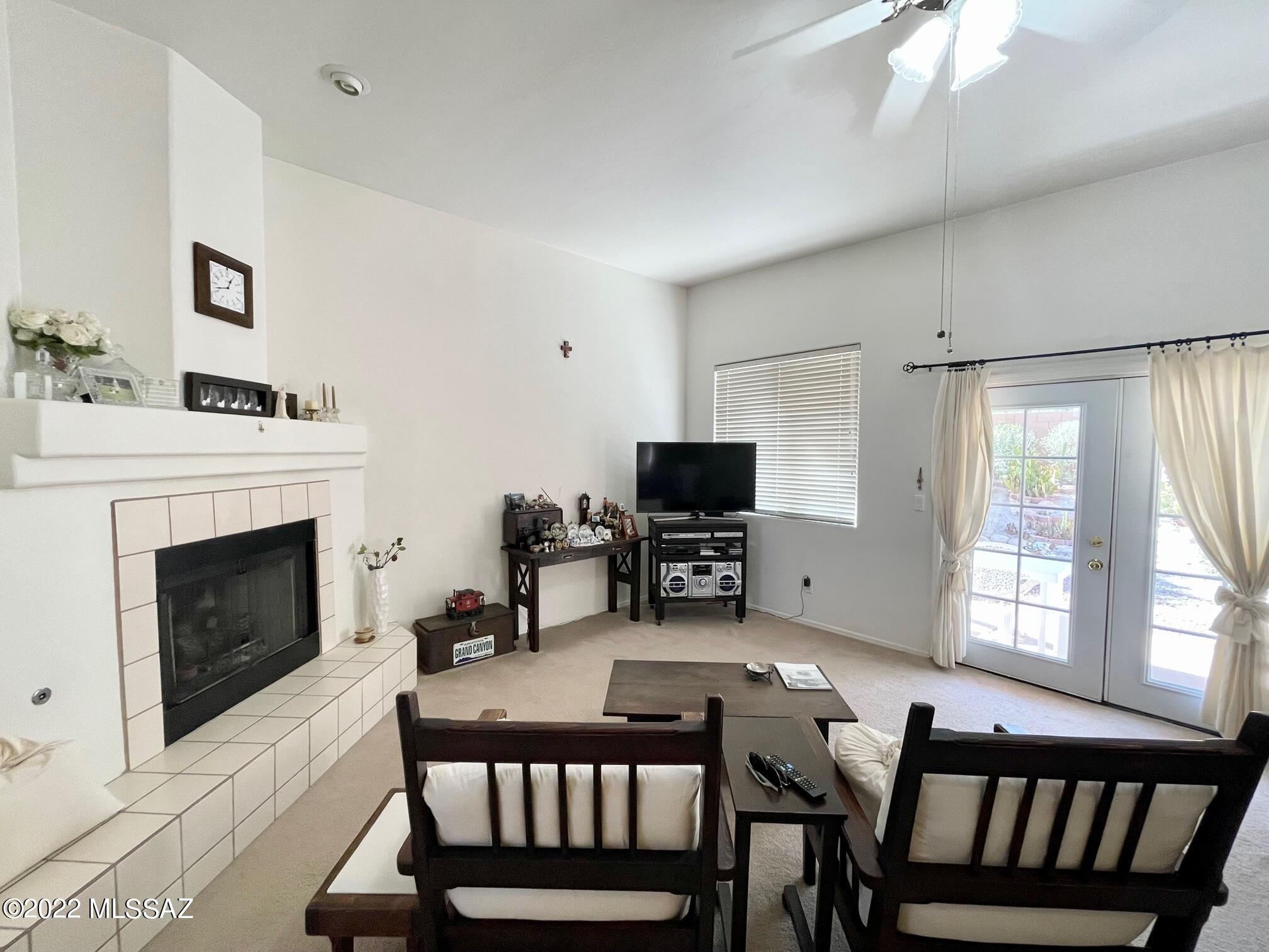 Sunrise Presidio East (1-87) - Residential Lease