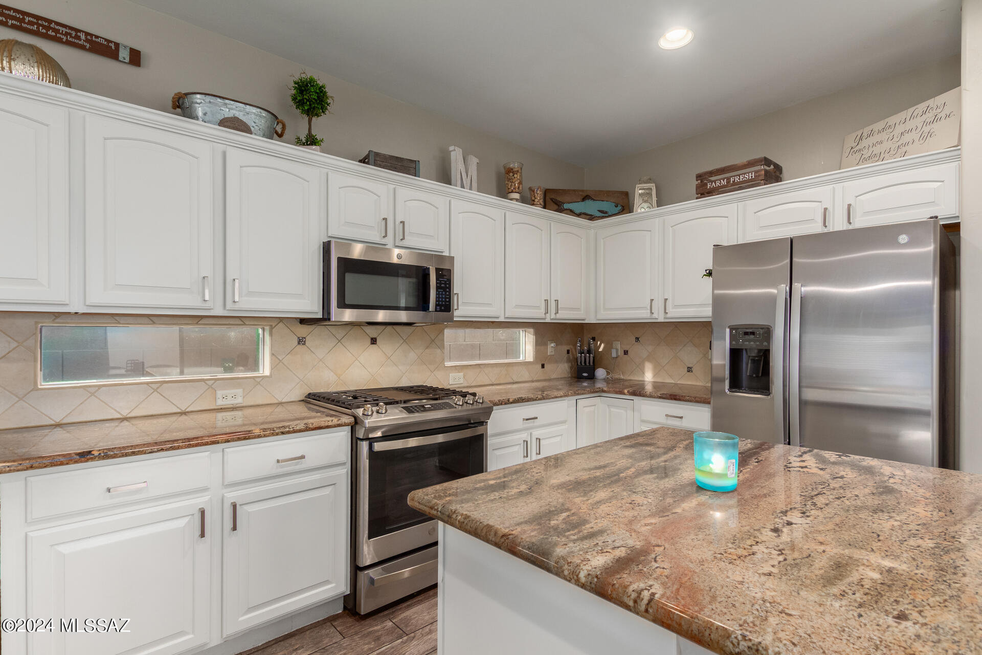 Encanto Del Lago (1-82) - Residential