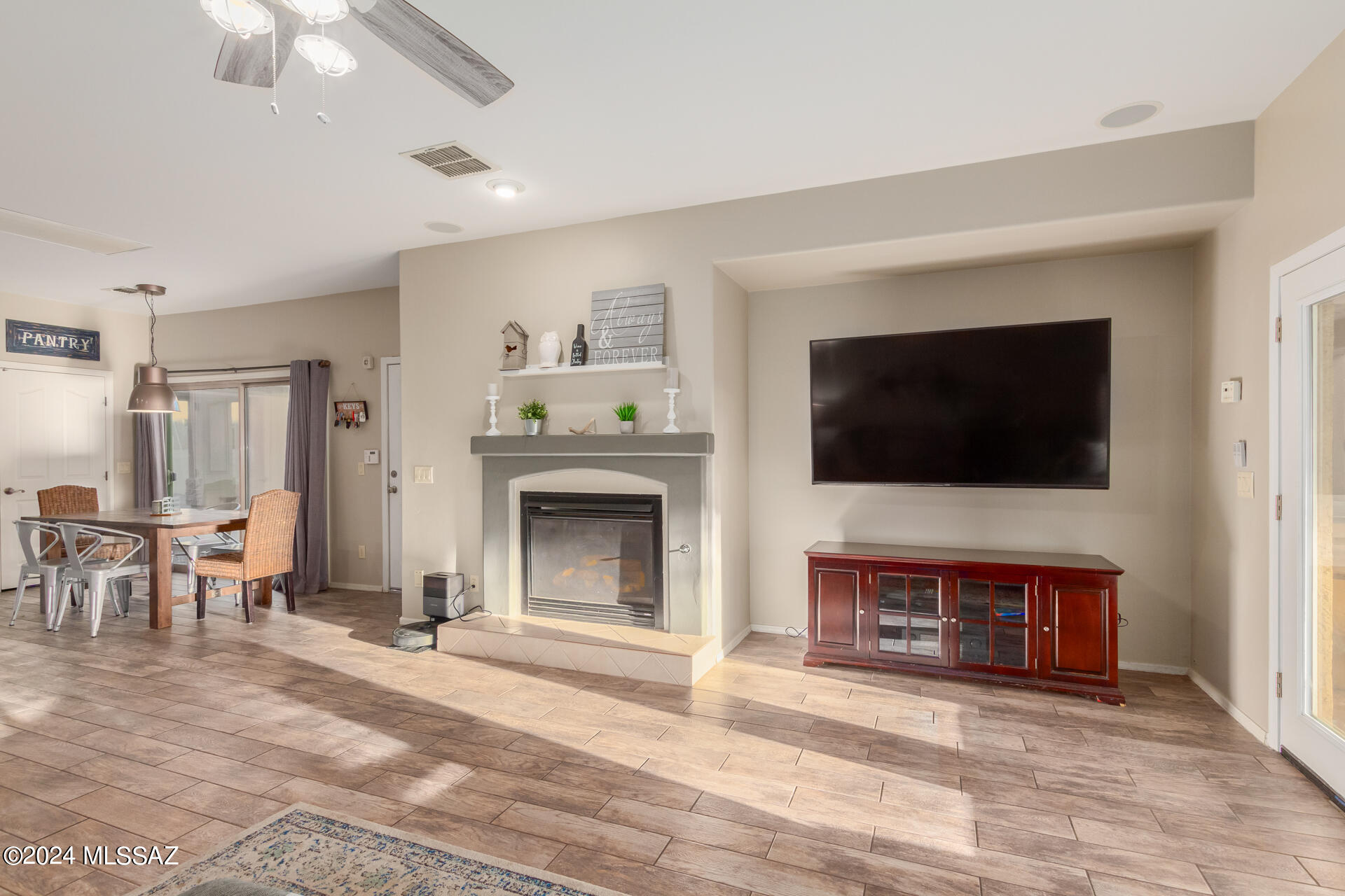 Encanto Del Lago (1-82) - Residential
