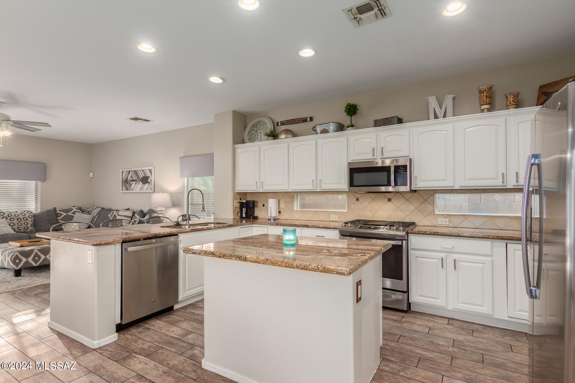 Encanto Del Lago (1-82) - Residential