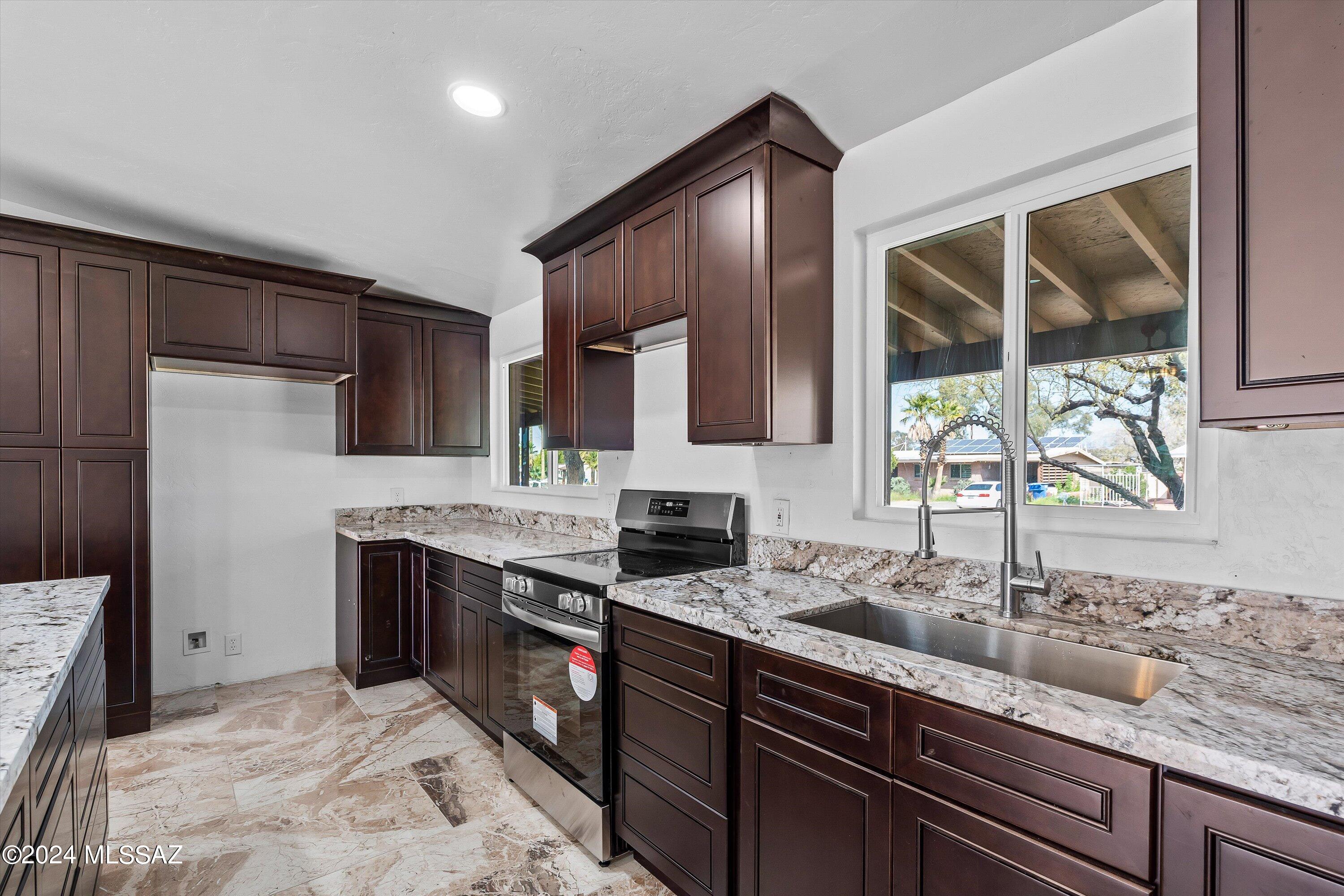 Wilshire Park - Residential