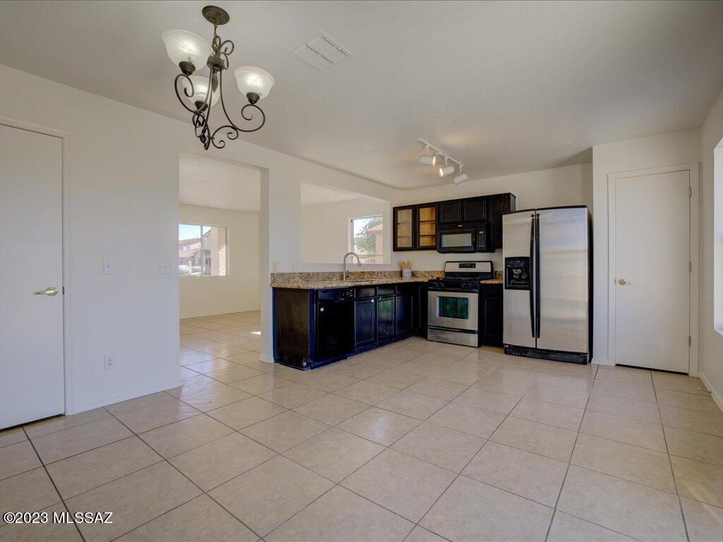 Arroyo Vista (1-166) - Residential