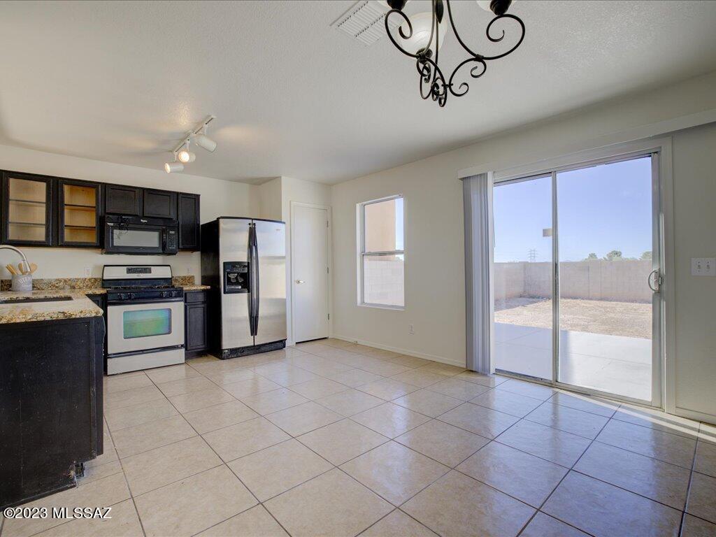 Arroyo Vista (1-166) - Residential