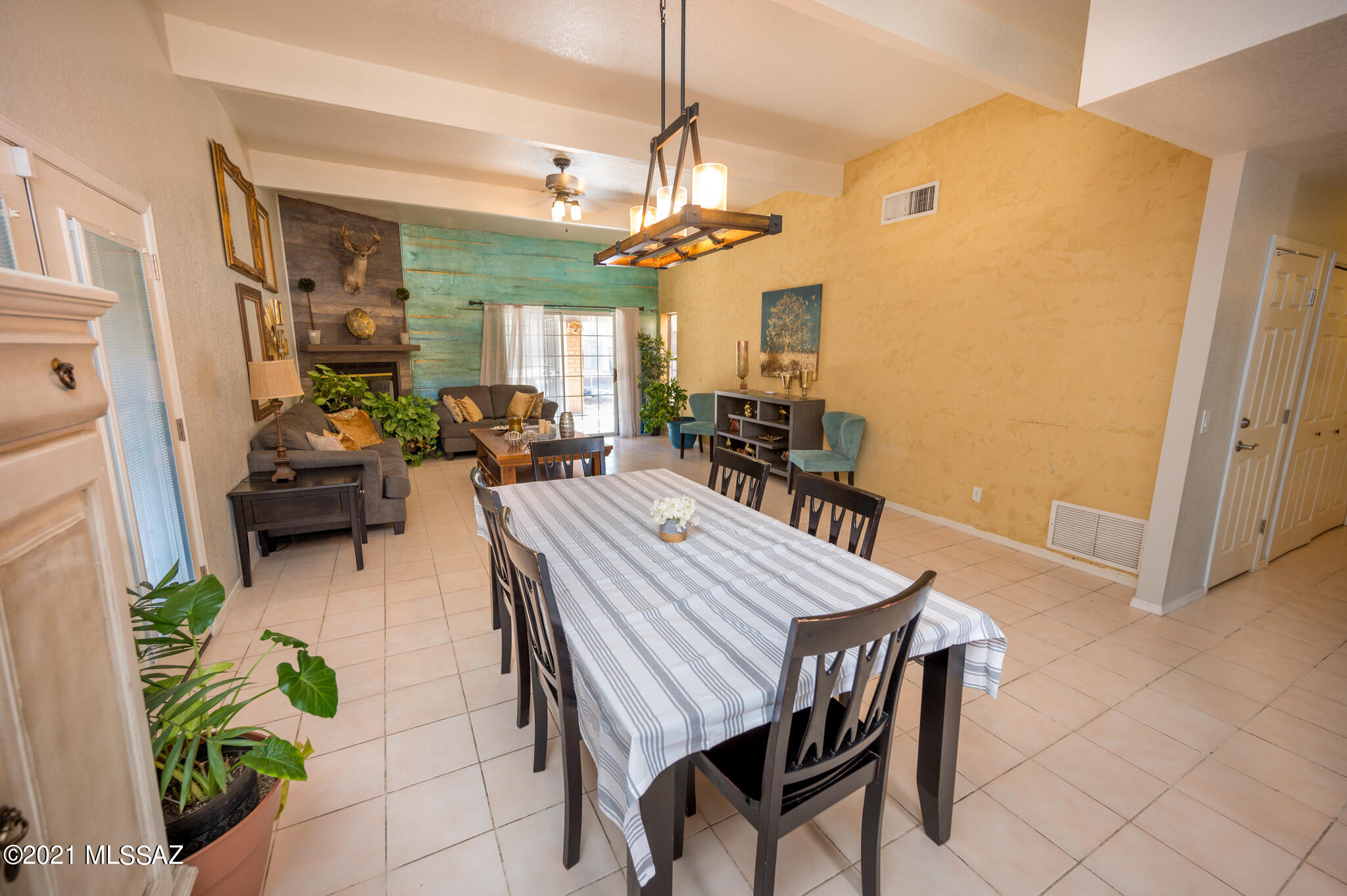 Mariposa Townhomes - Residential