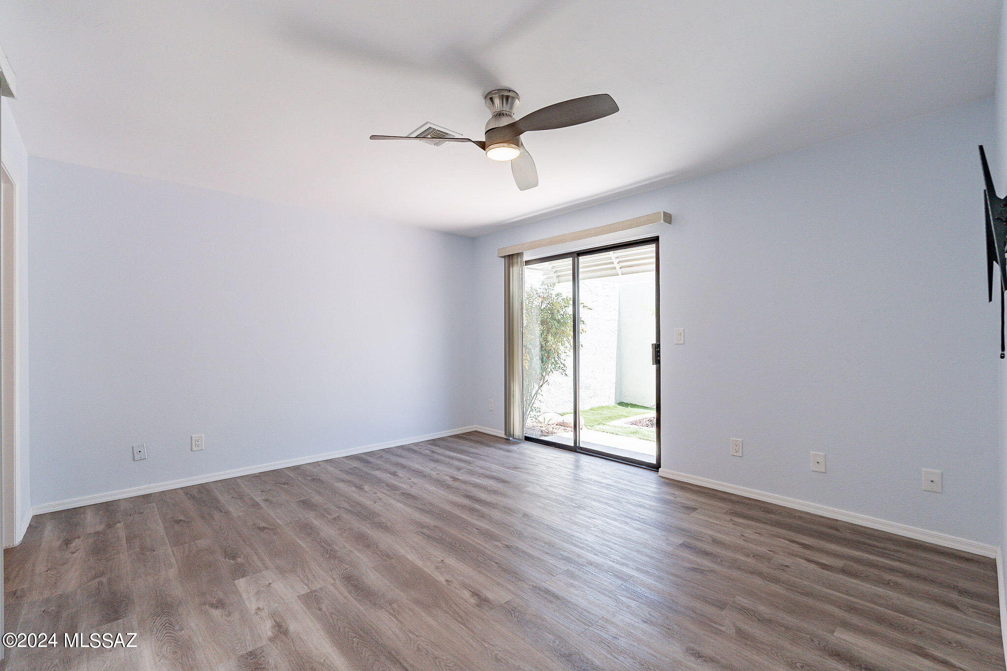 La Canada Village I (1-28) - Residential