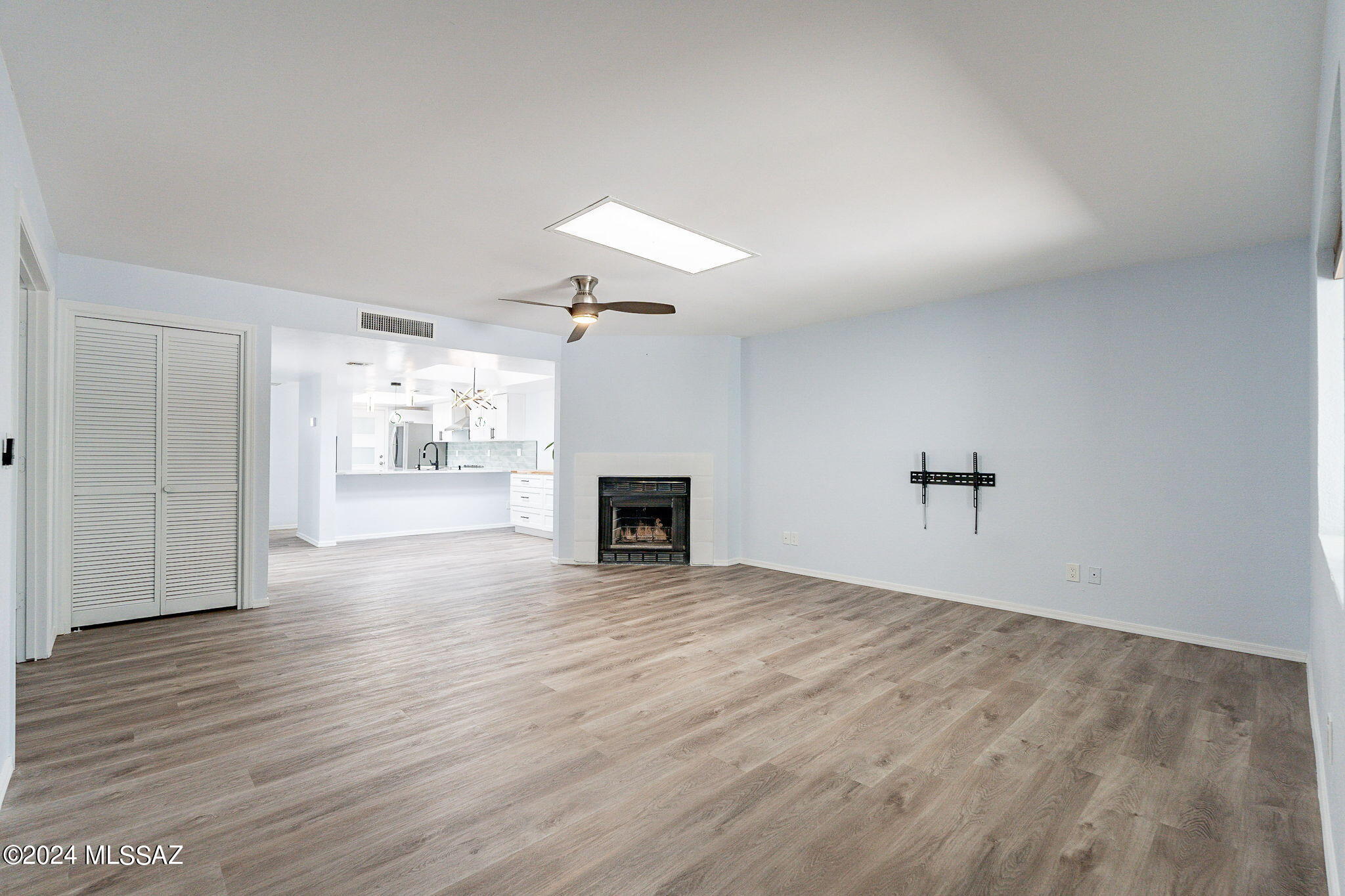 La Canada Village I (1-28) - Residential